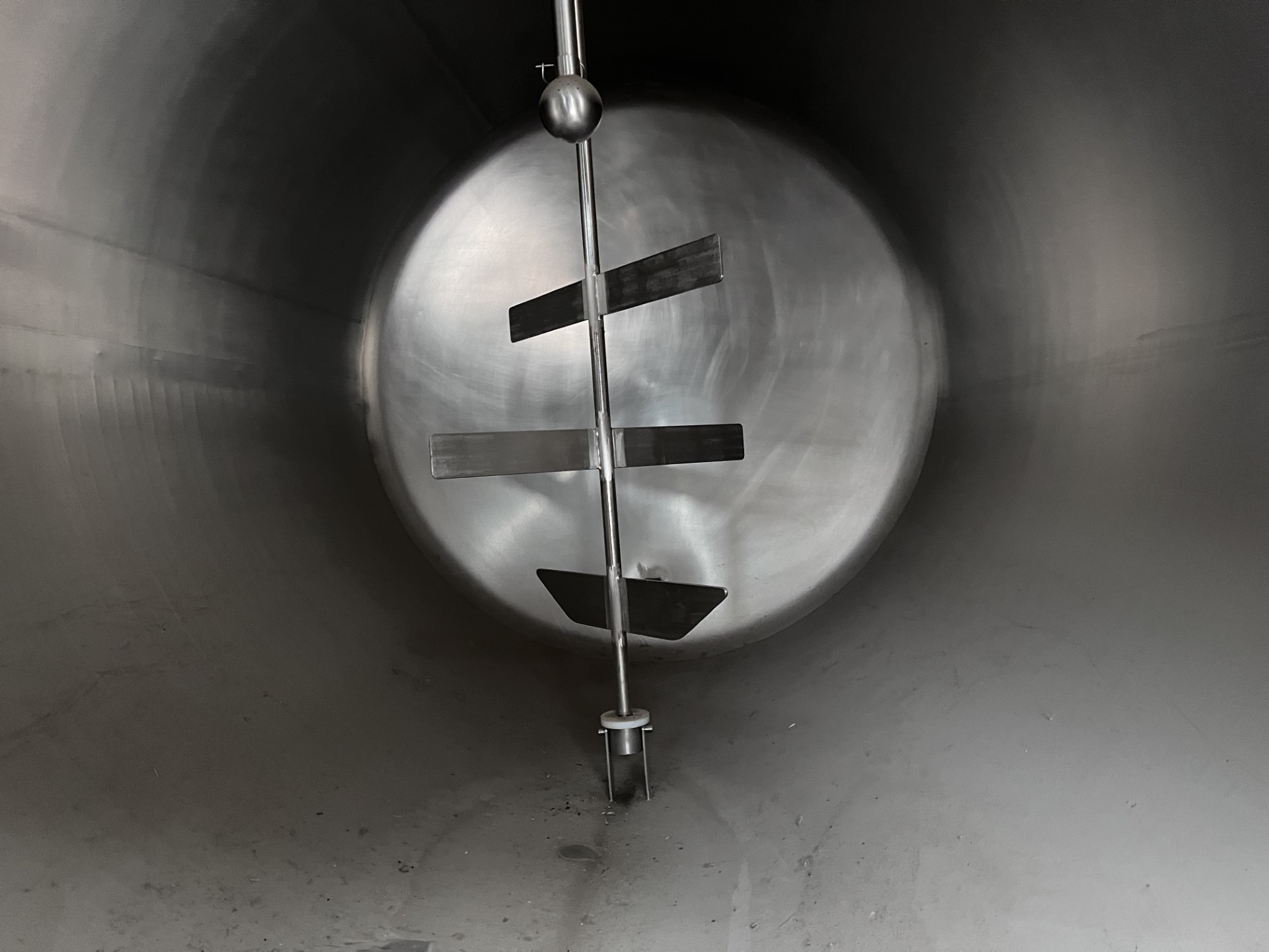 Used 1,500 GALLON STORAGE TANK