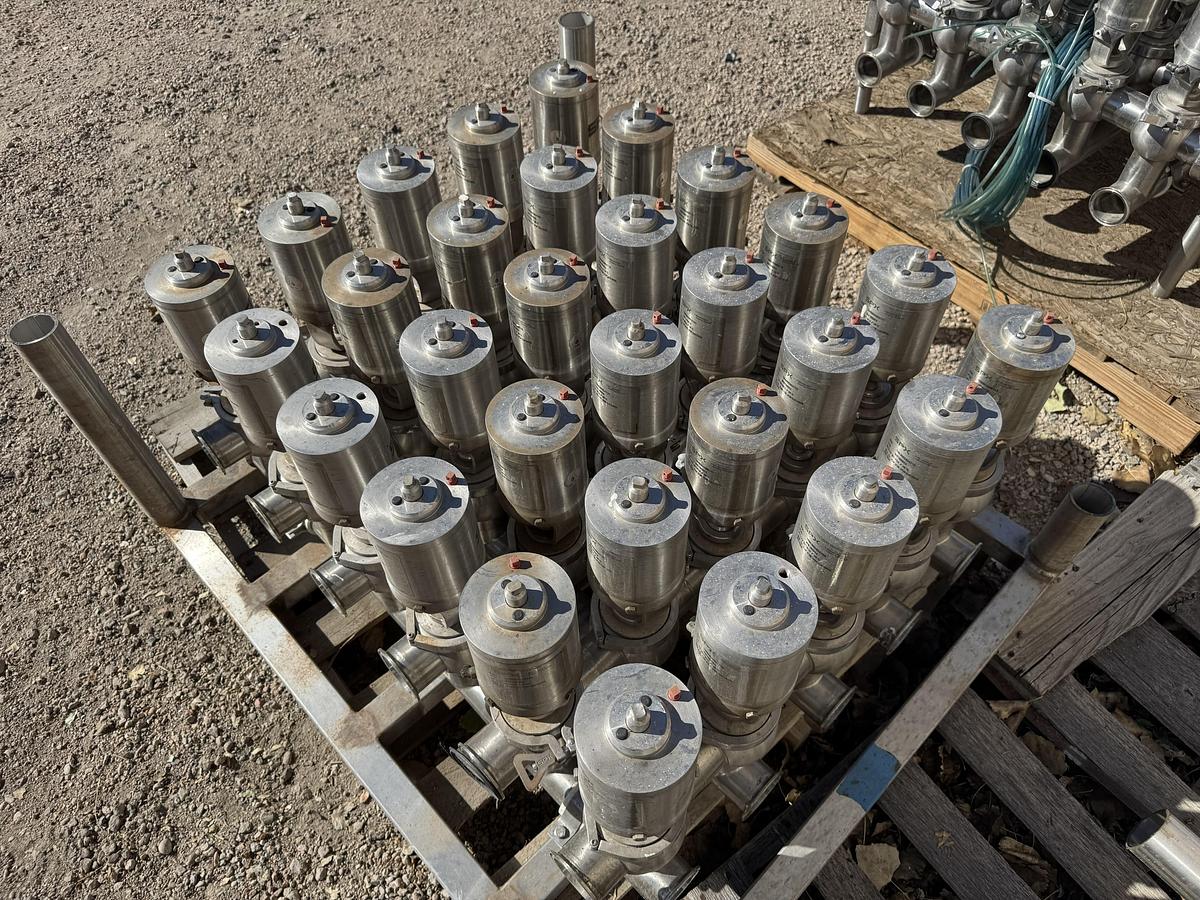 Used WAUKESHA W61 VALVE CLUSTER