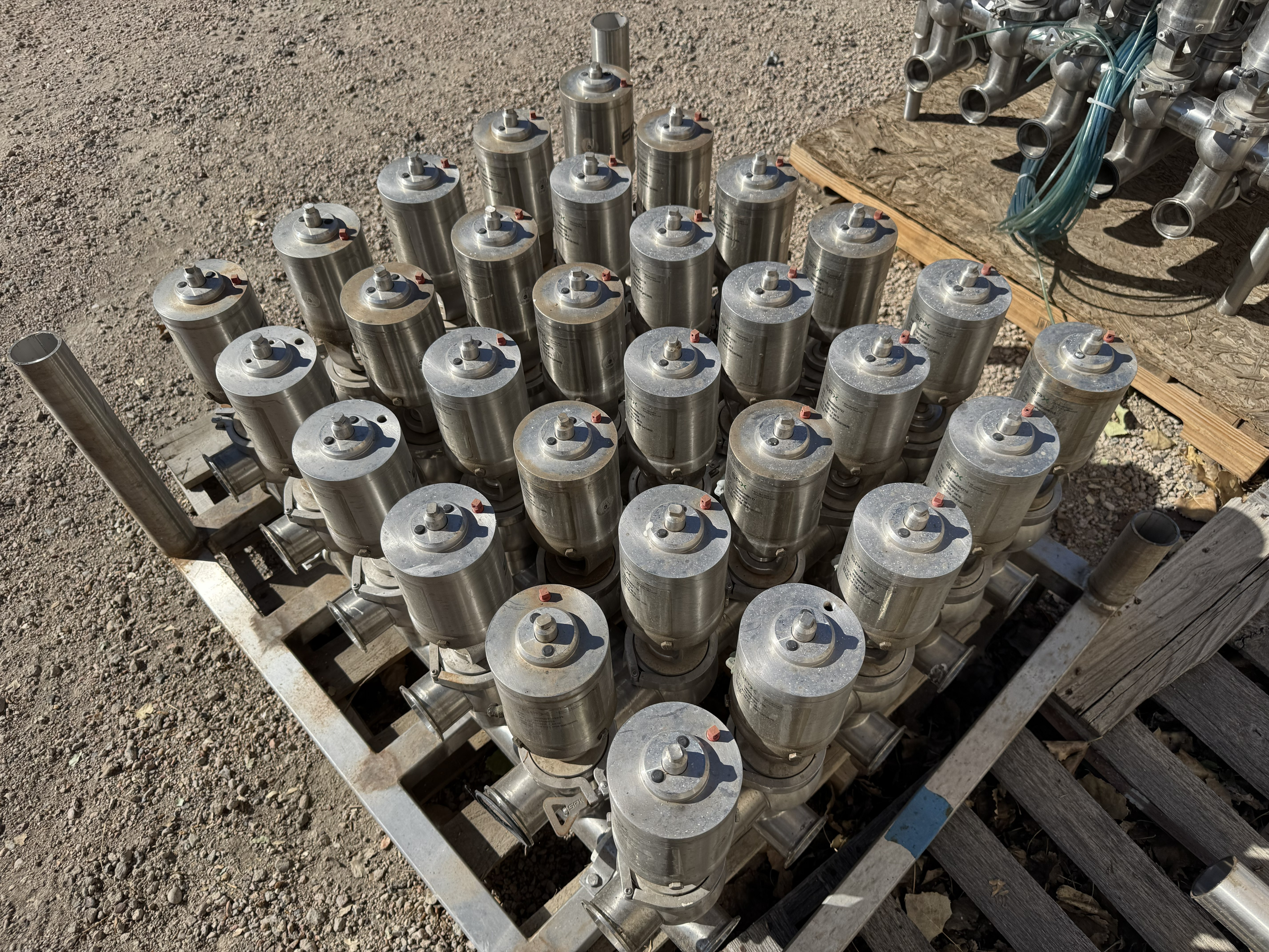 Used WAUKESHA W61 VALVE CLUSTER