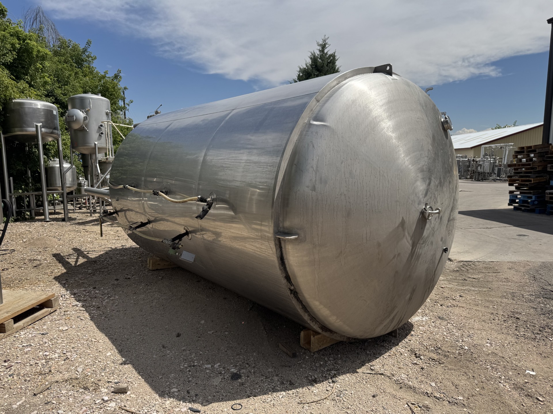 Refurbished 3000 GALLON FERMENTER TANK