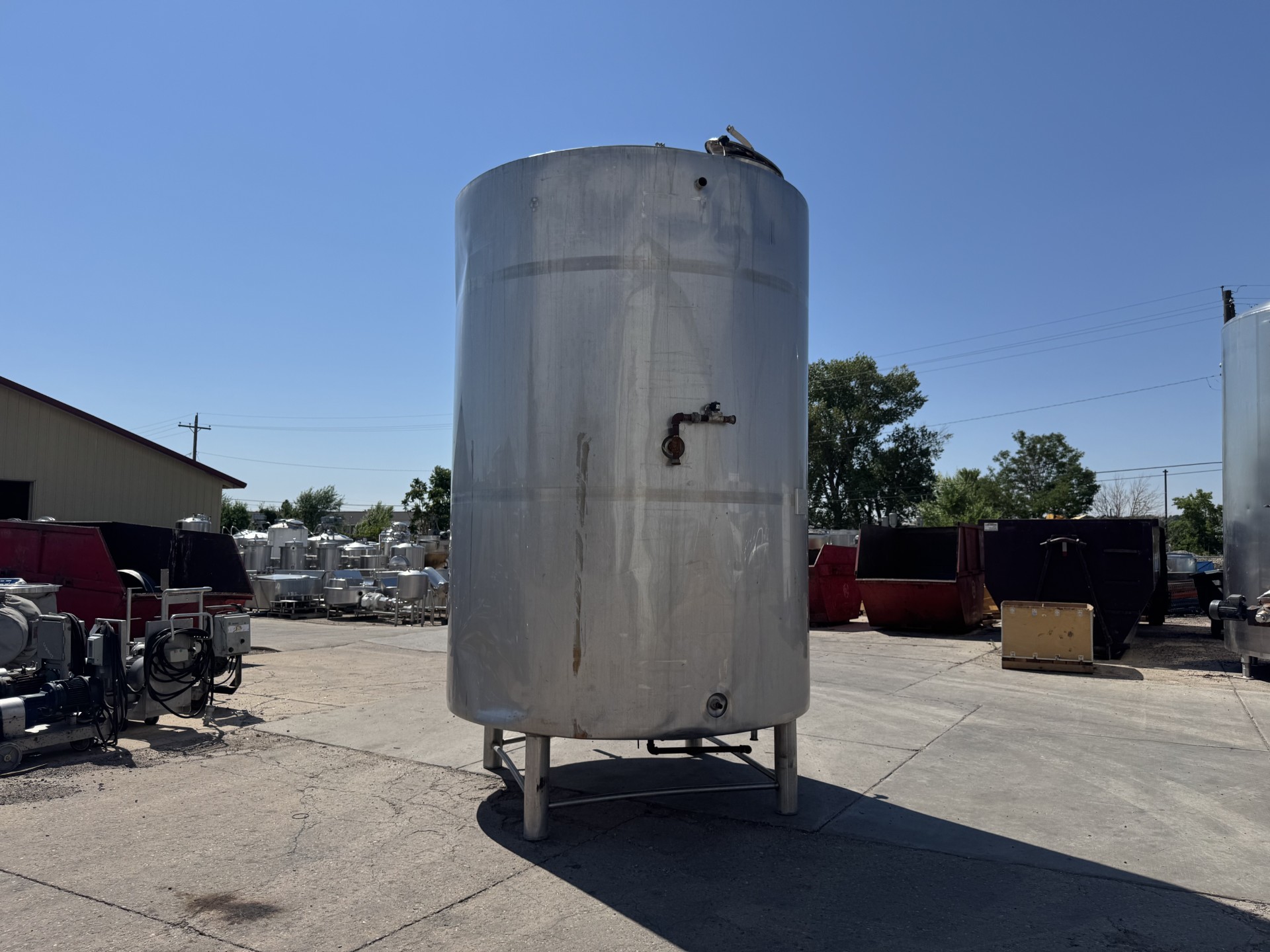 Refurbished 3000 GALLON JACKETED HOLD TANK