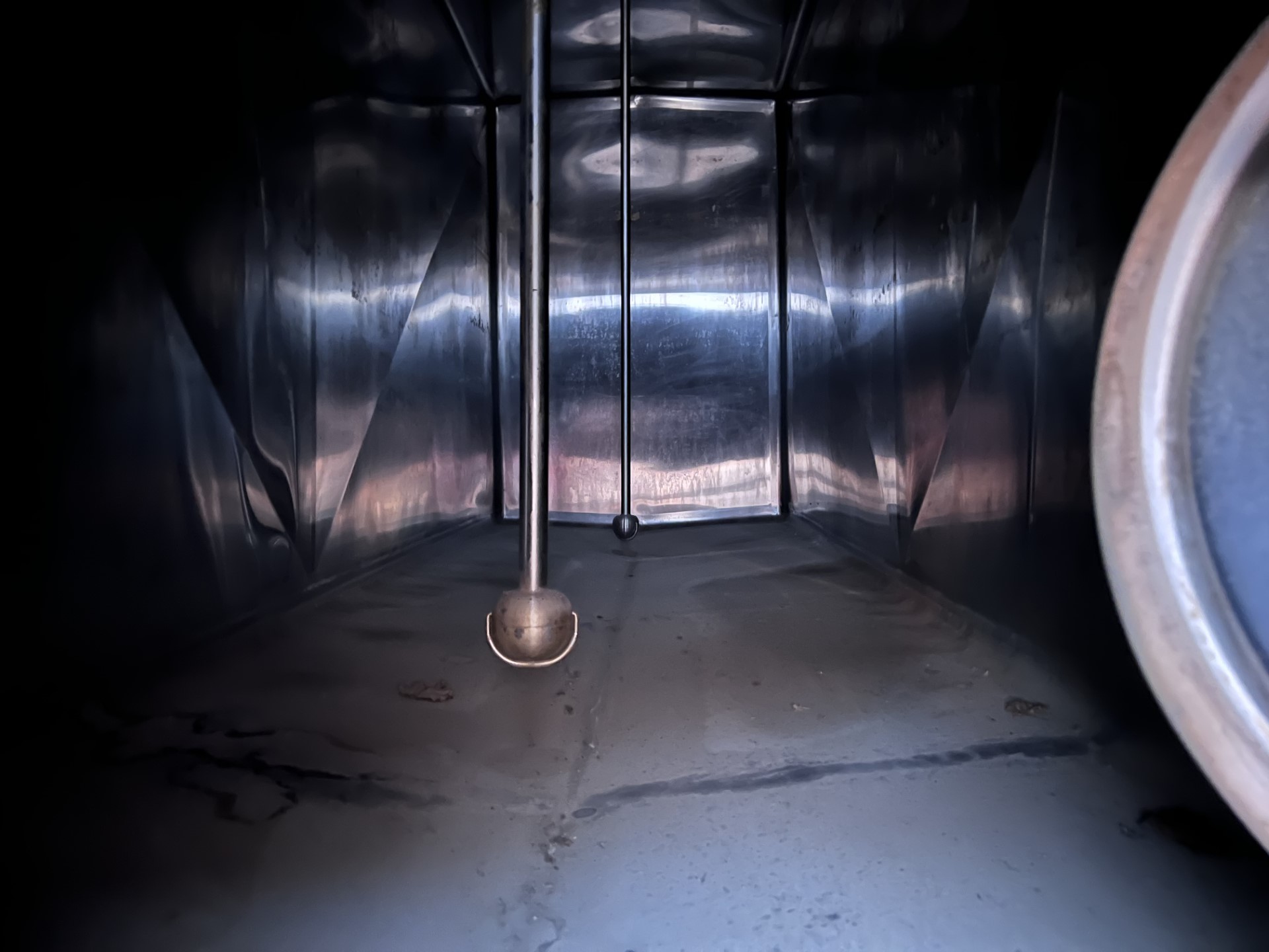 Refurbished 4,000 GALLON STORAGE TANK