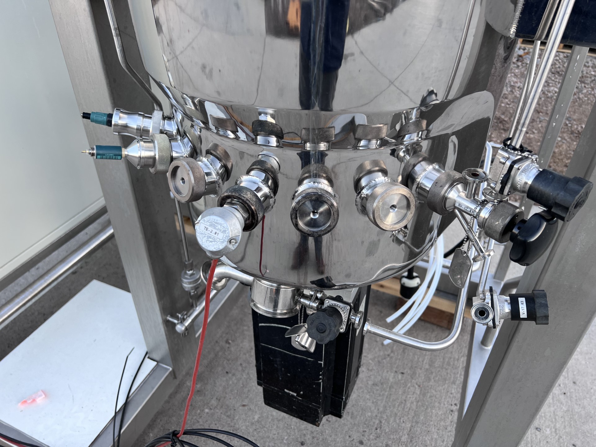 Used 140 LITER BIOREACTOR