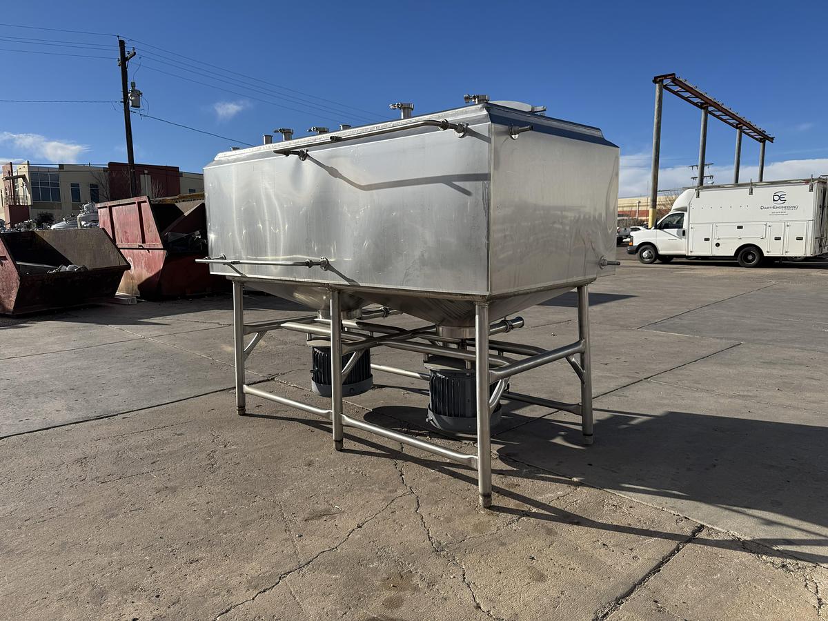 Used DUAL AGITATOR LIQUIFIER TANK