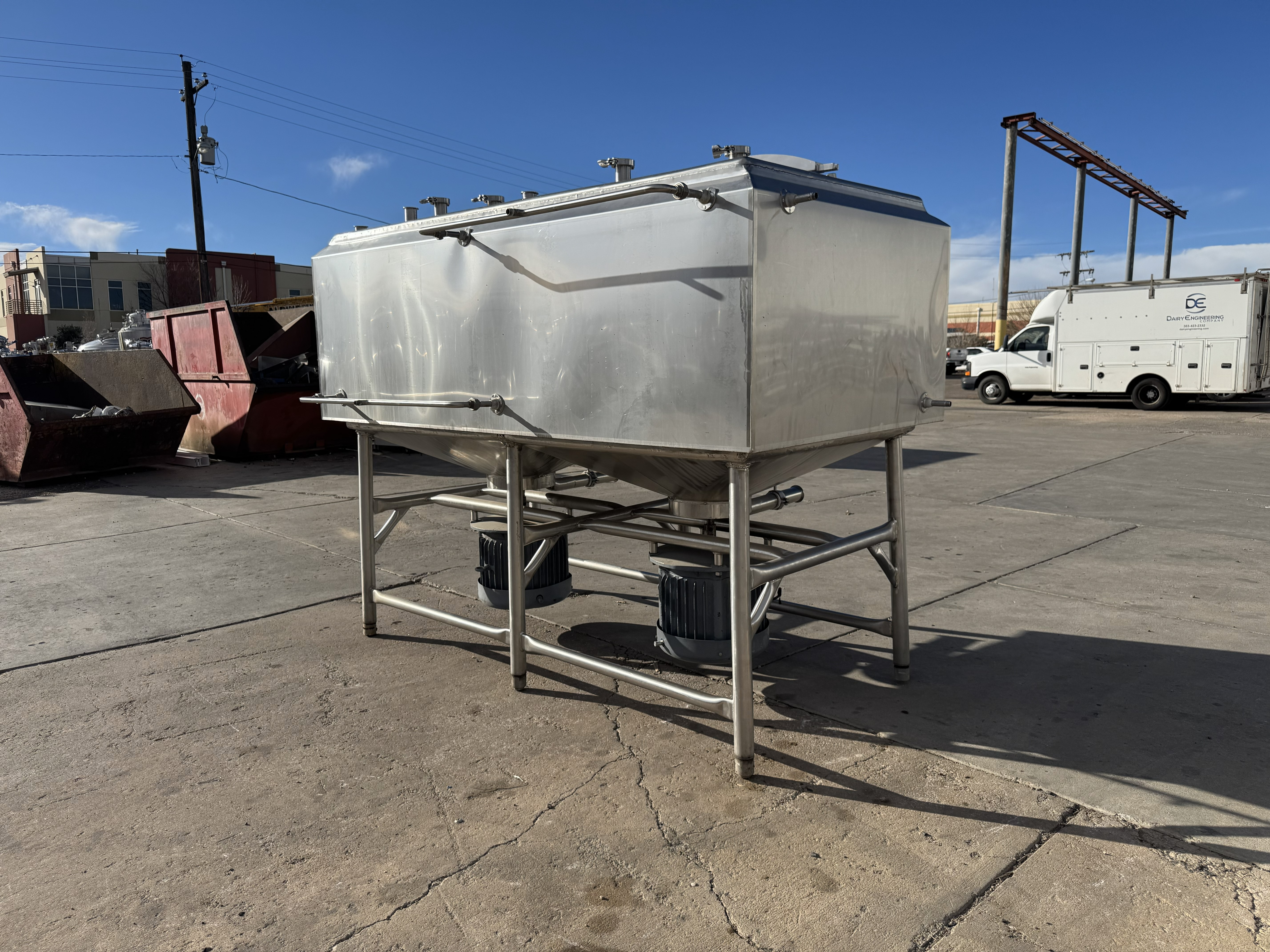 Used DUAL AGITATOR LIQUIFIER TANK