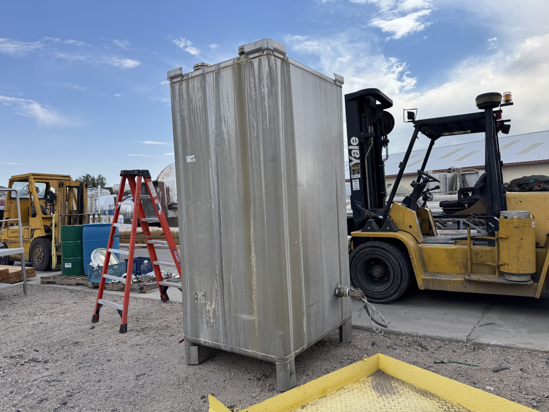 Refurbished 755 GALLON TOTE TANK