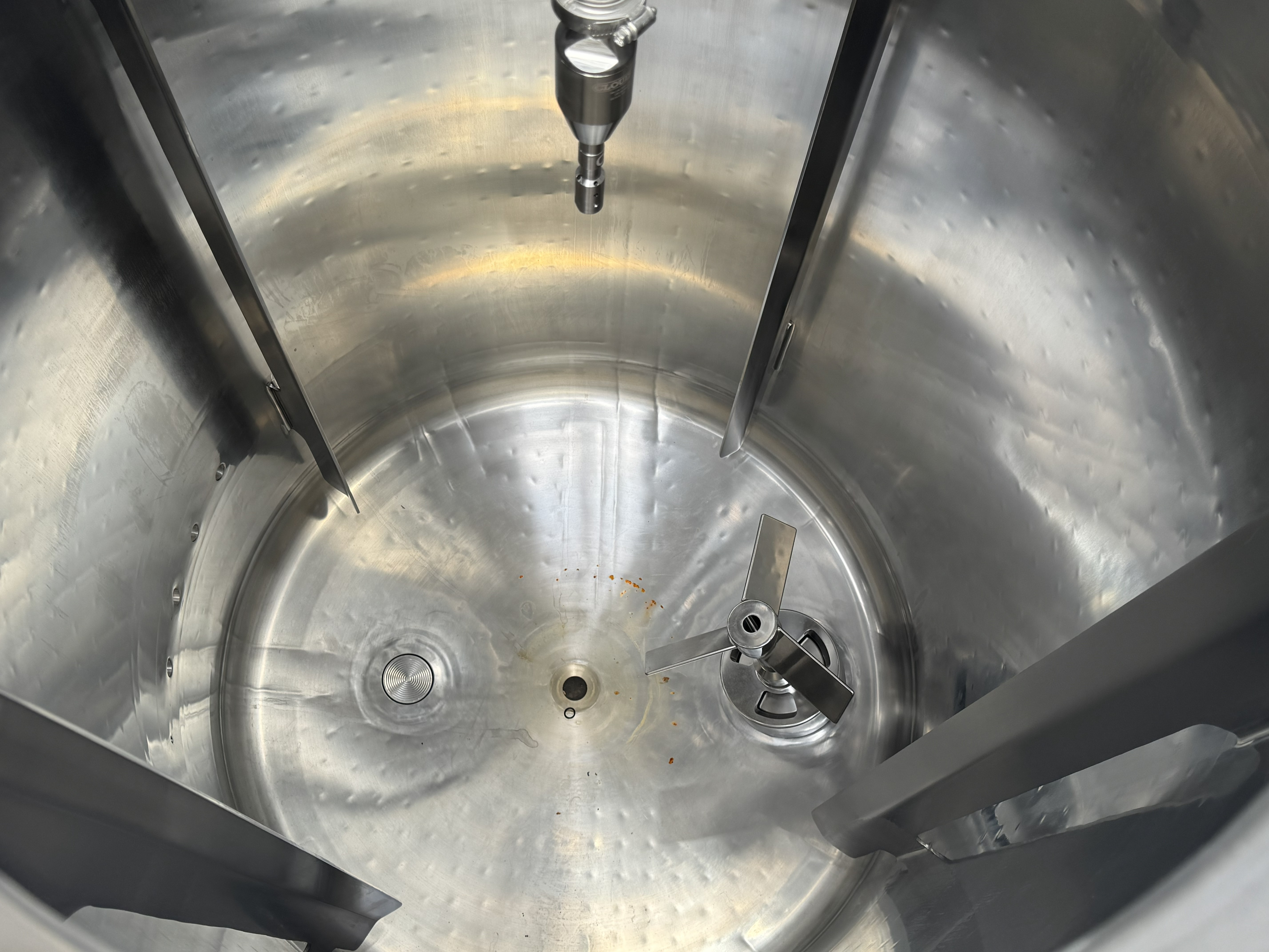 Used 2000 LITERS REACTOR TANK