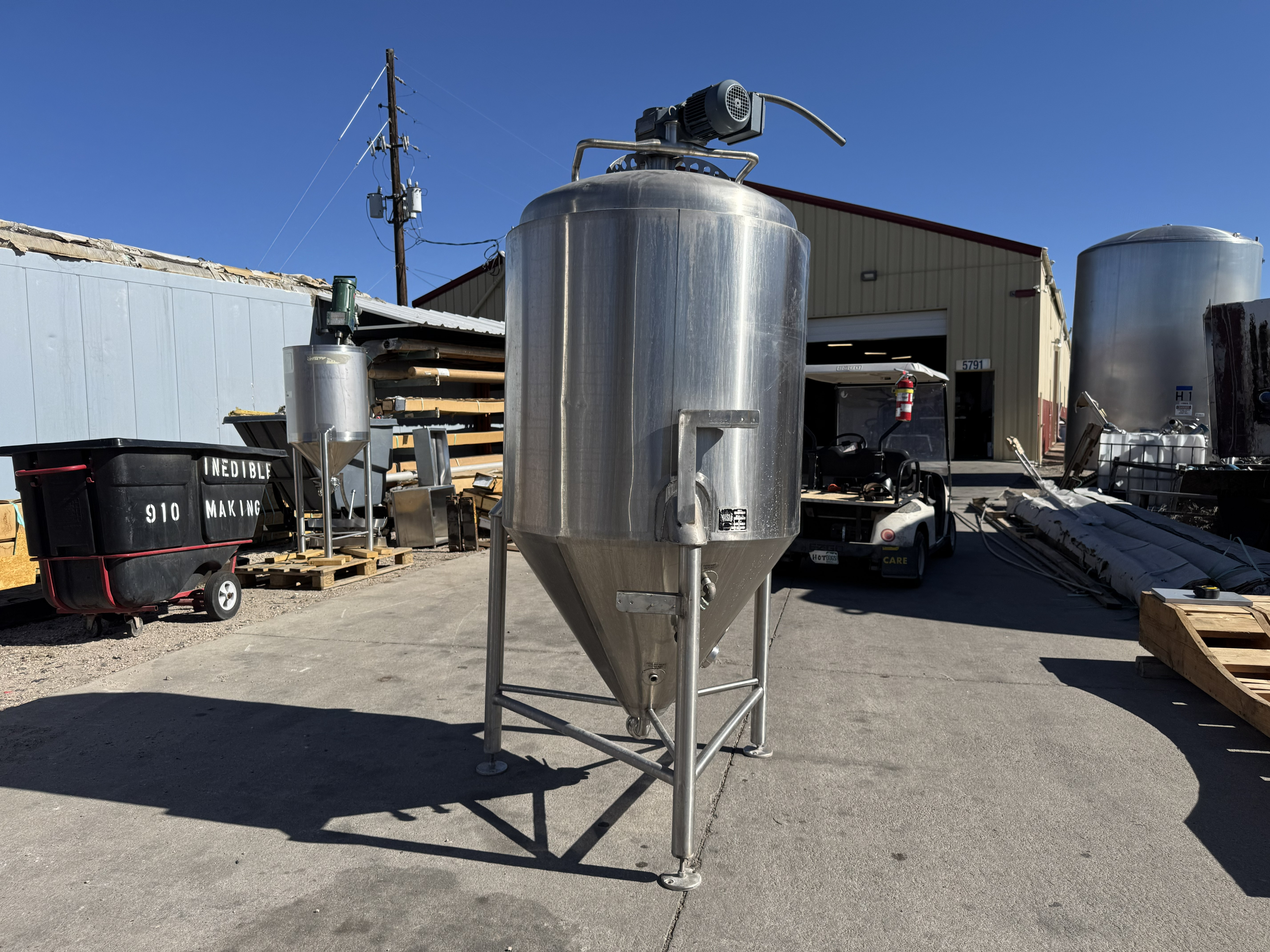 Refurbished 220 Gallon Fermenter Tank