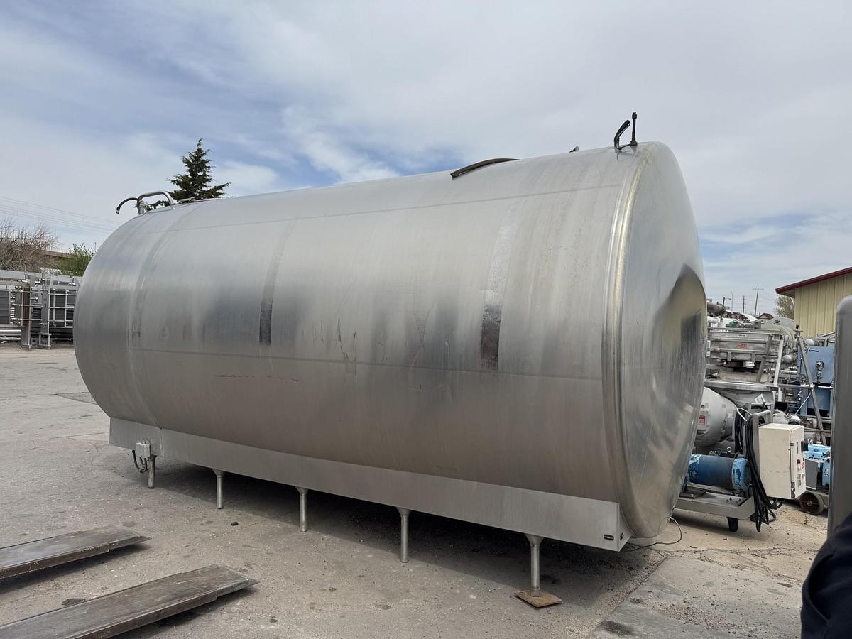 Refurbished 5,000 GALLON STORAGE TANK