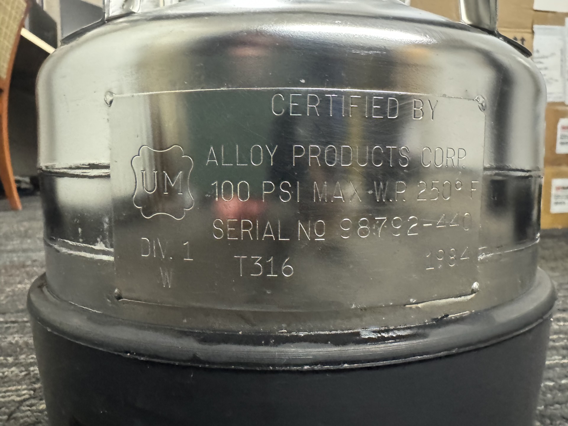 Used 1 GALLON  PRESSURE TANK