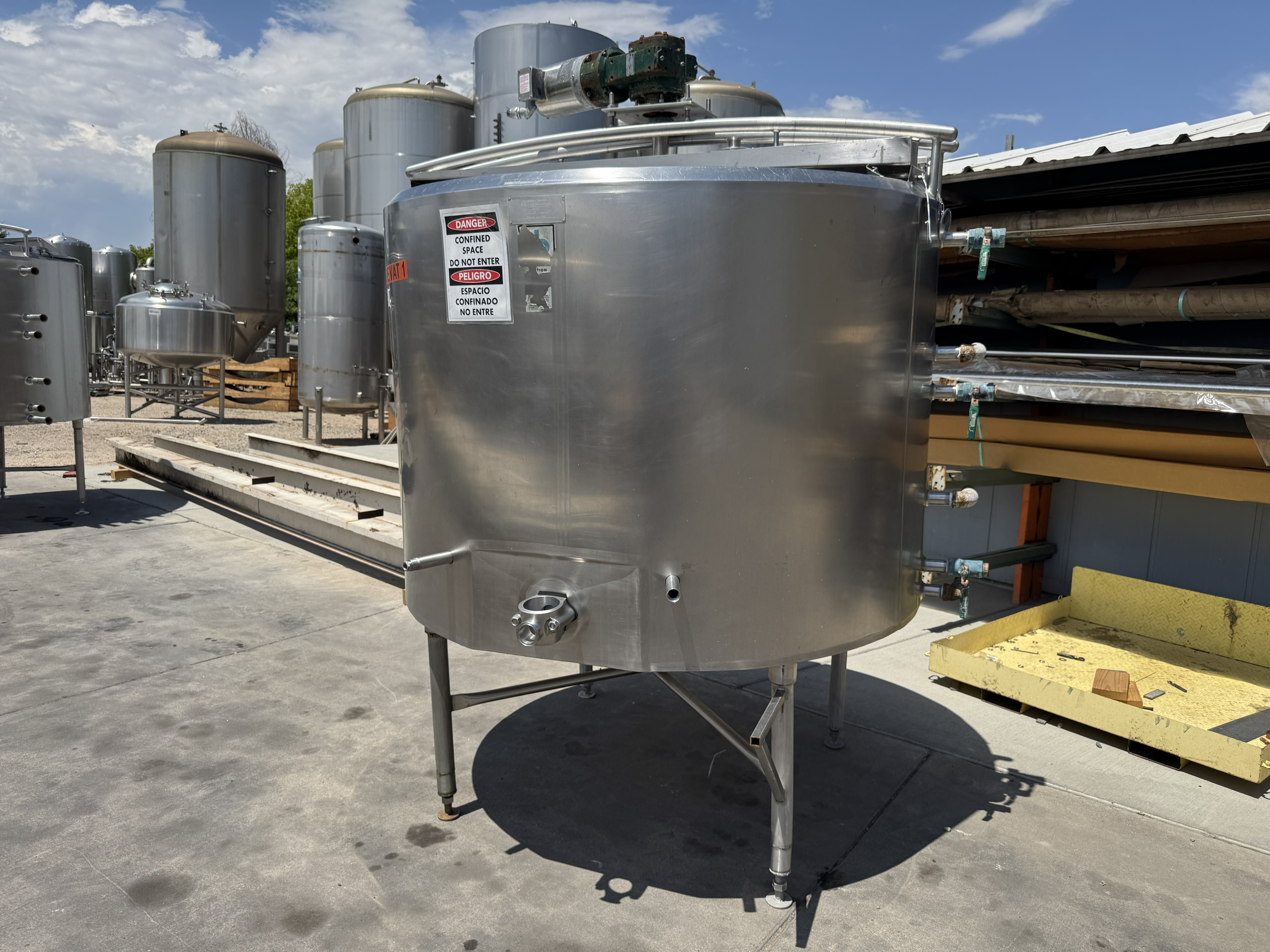 Refurbished 600 GALLON PROCESSOR TANK
