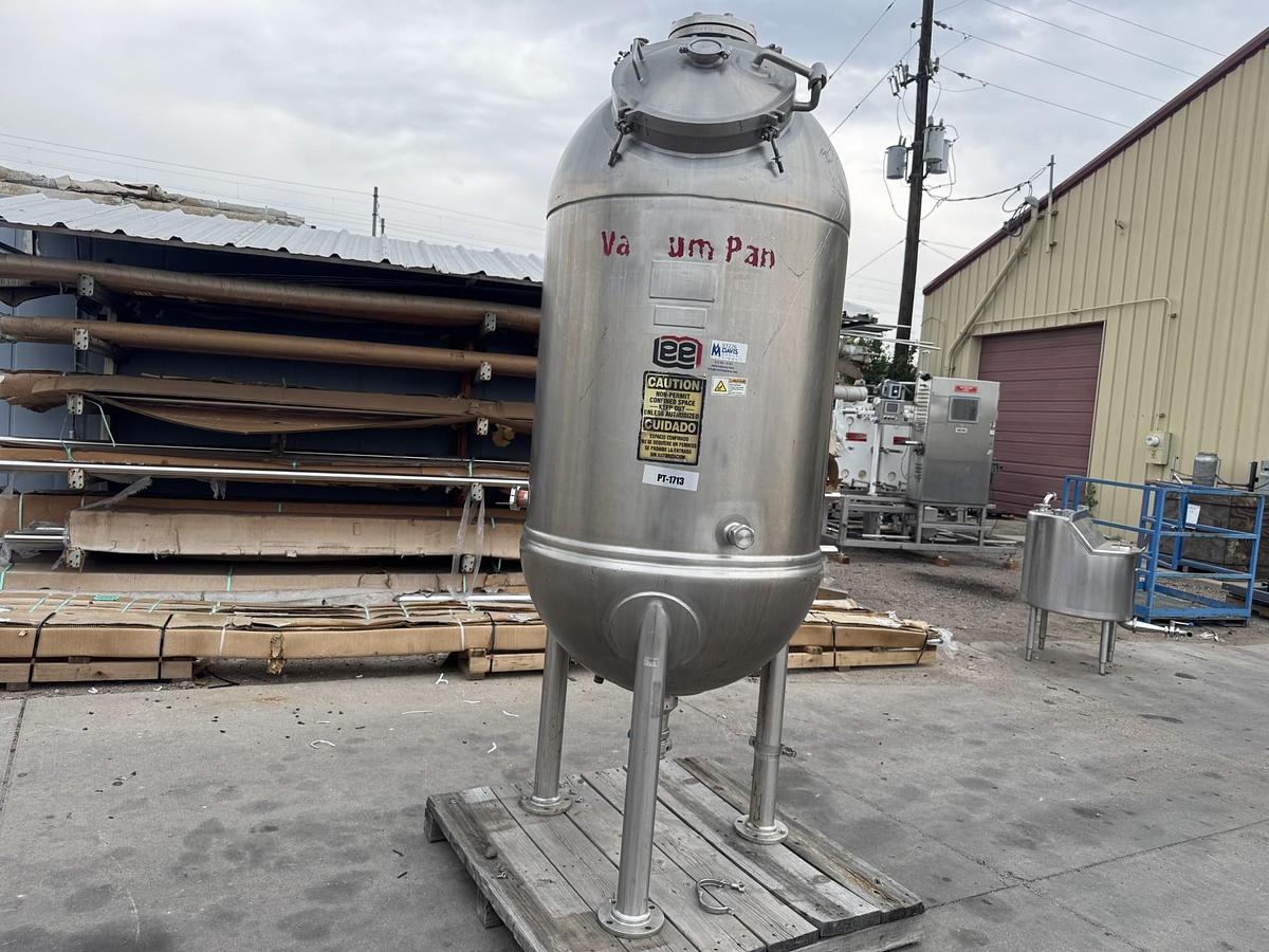 Refurbished 250 GALLON VACUUM TANK