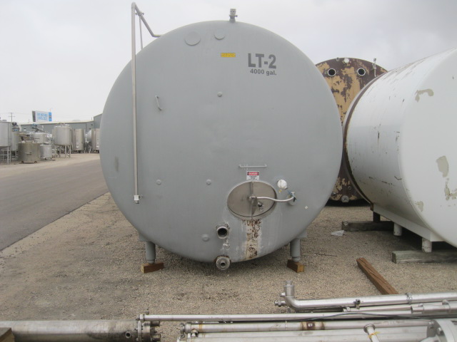 Used 4000 GALLON STORAGE TANK