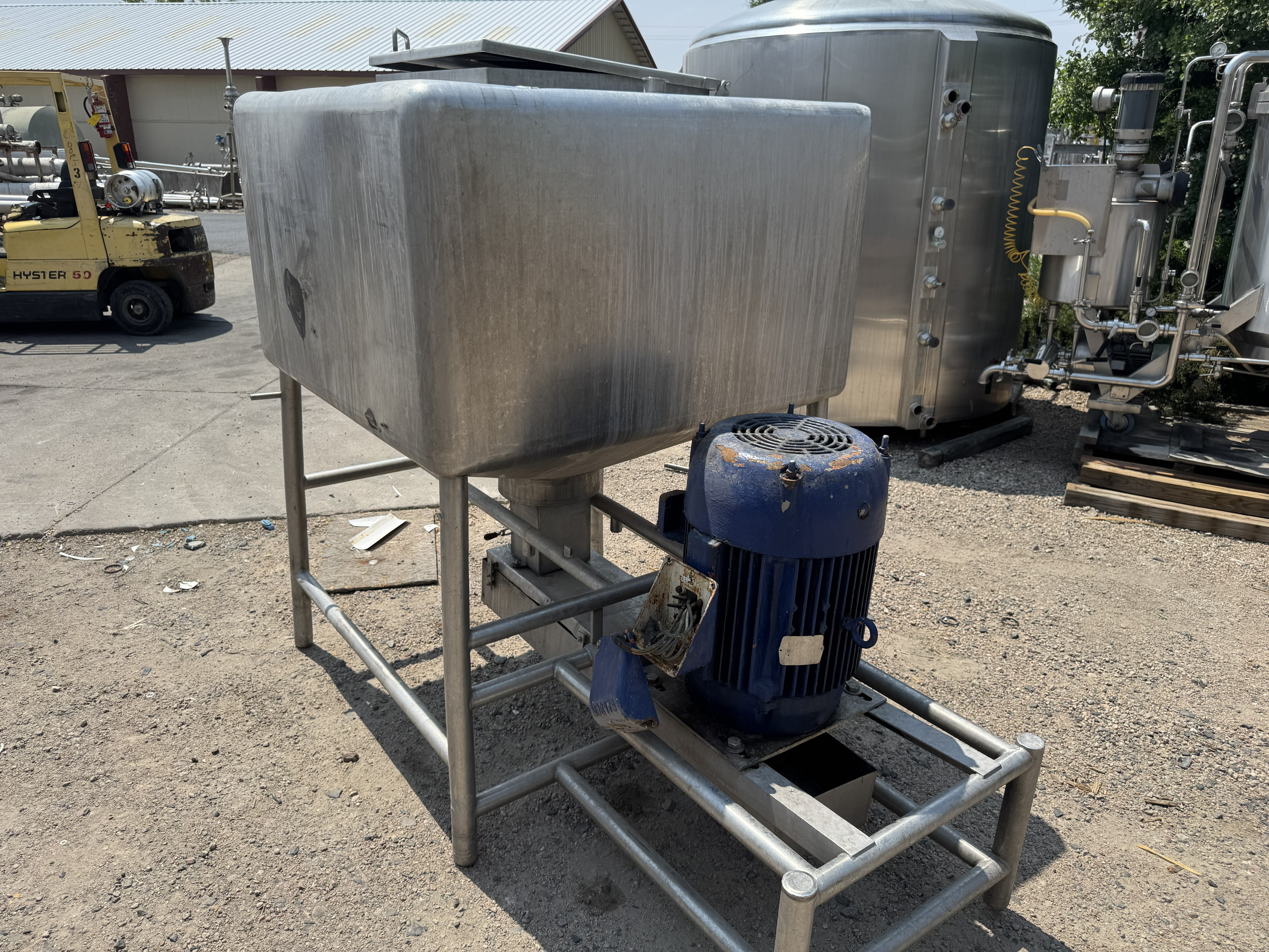 Used 280 GALLON LIQUIFIER TANK