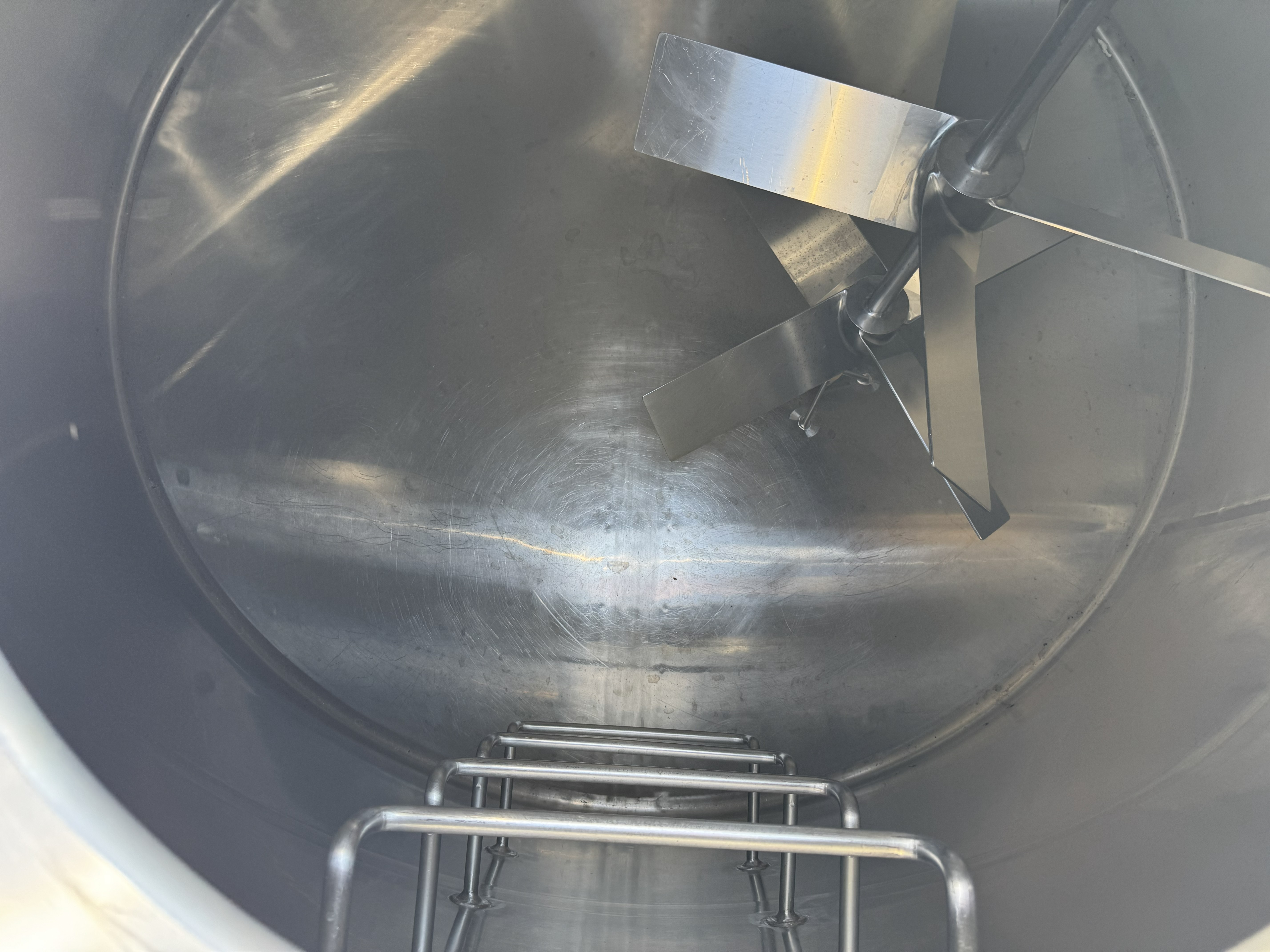 Refurbished 2,500 GALLON PASTEURIZER TANK