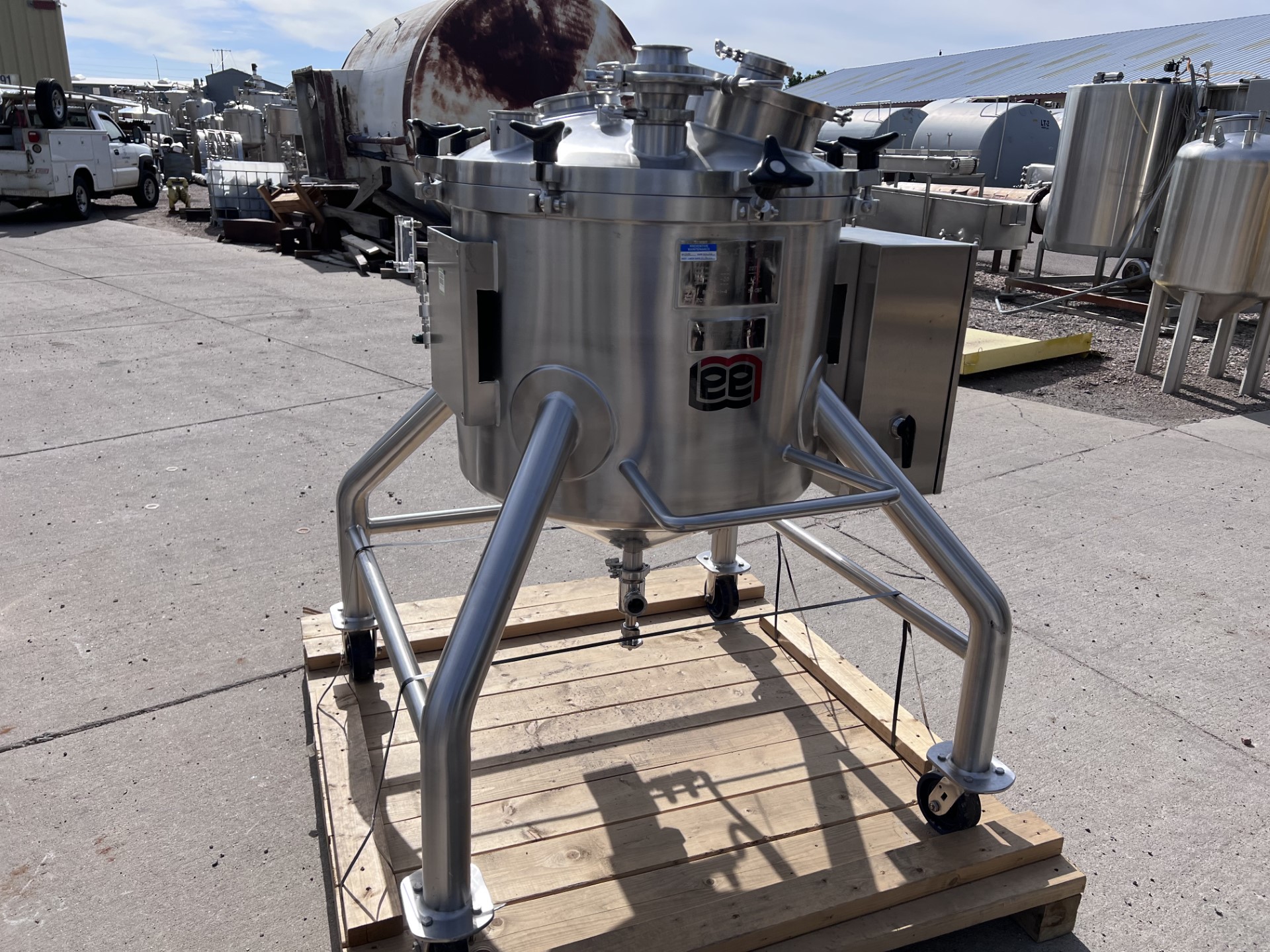 Used LEE REACTOR TANK