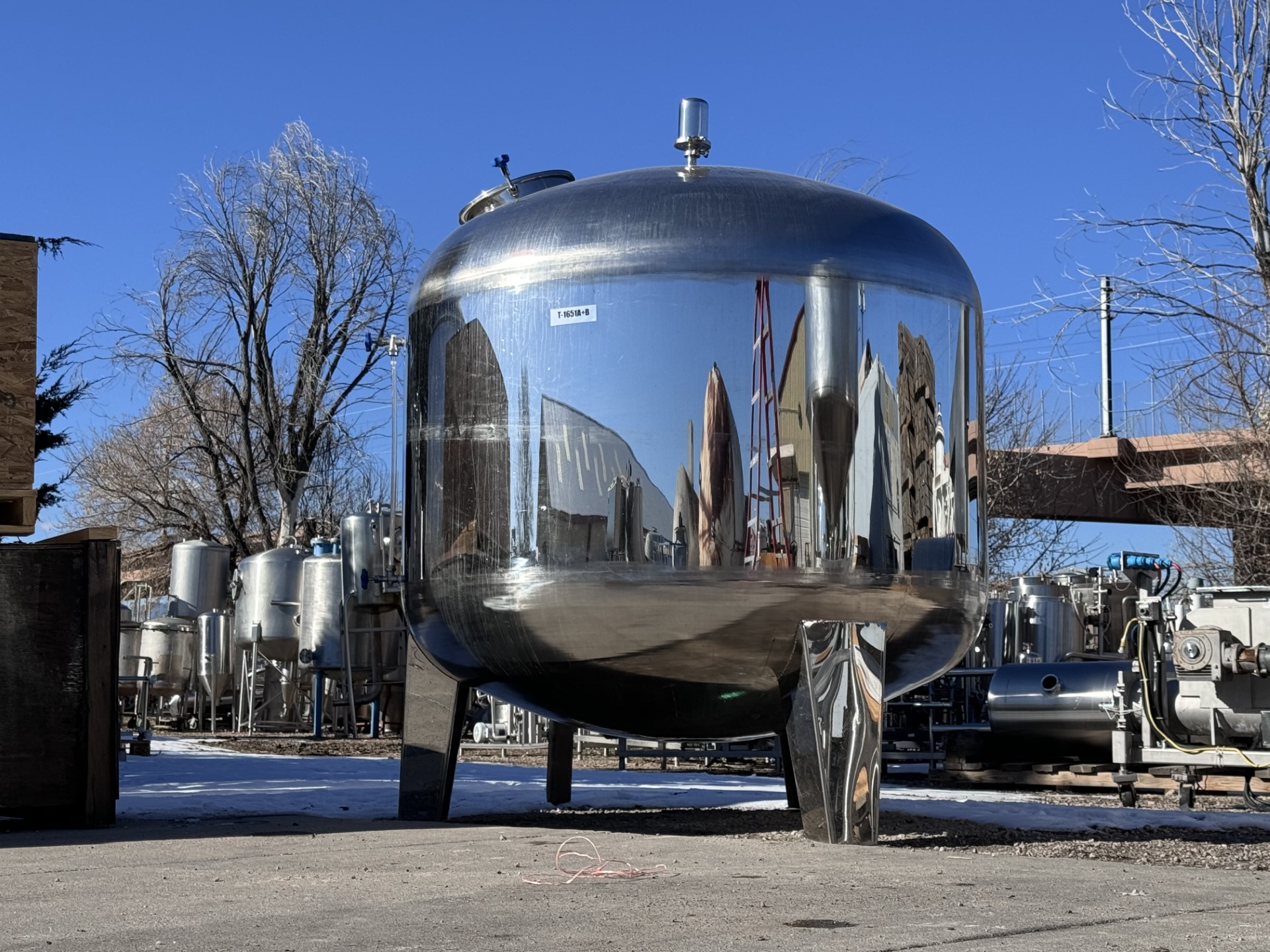 Refurbished 1,200 GALLON STORAGE TANK