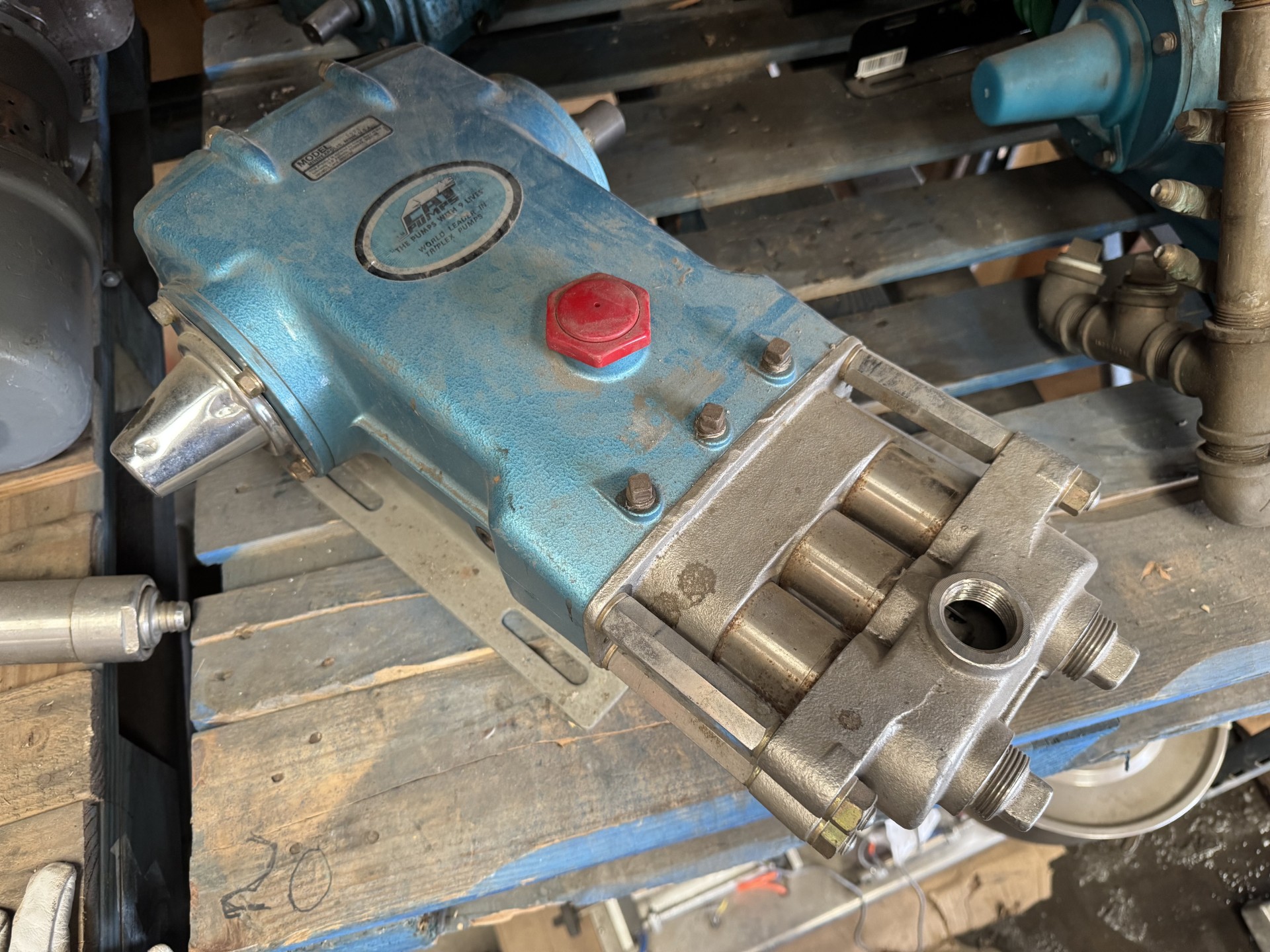 Used CAT PUMPS 1521 PISTON PUMP