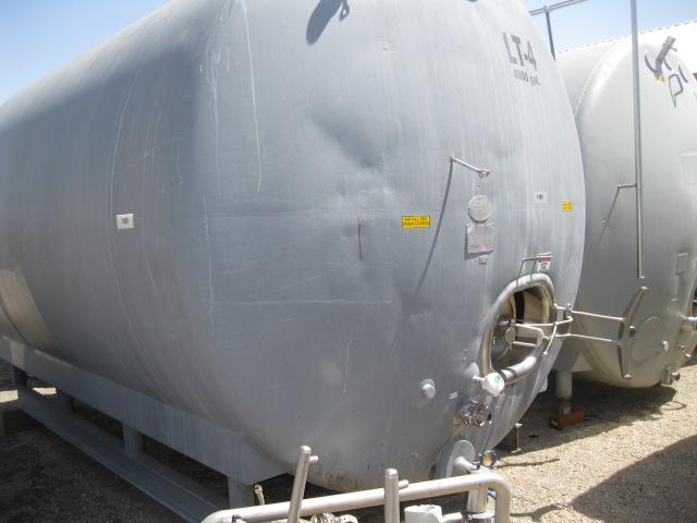 Used 4000 GALLON STORAGE TANK