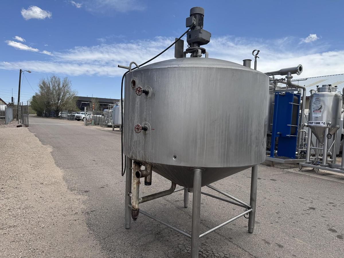 Refurbished 500 GALLON PROCESSOR TANK