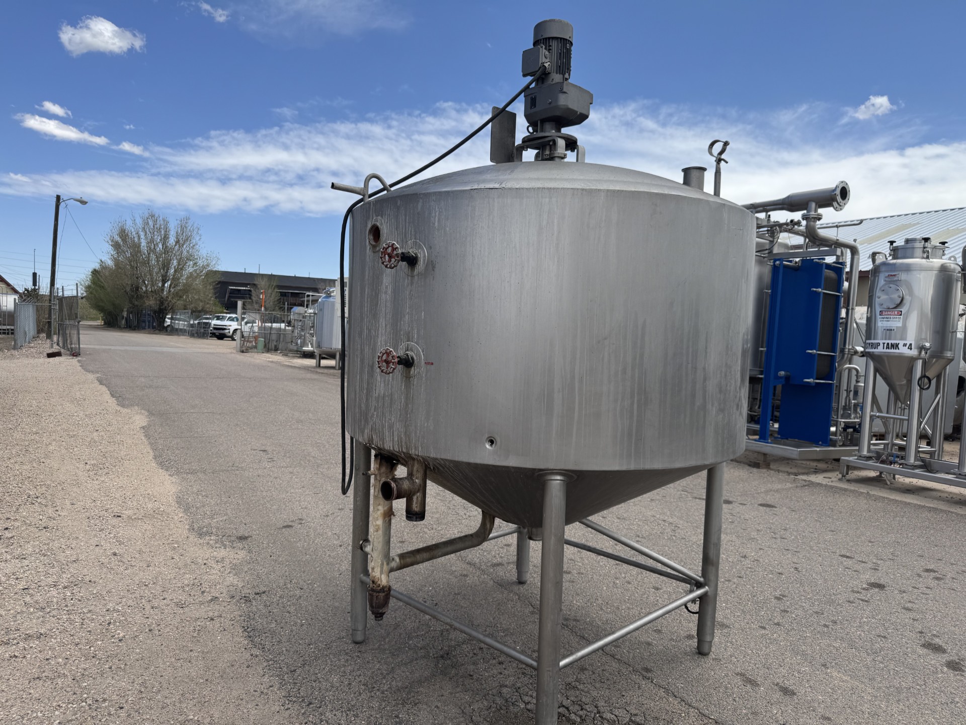 Refurbished 500 GALLON PROCESSOR TANK