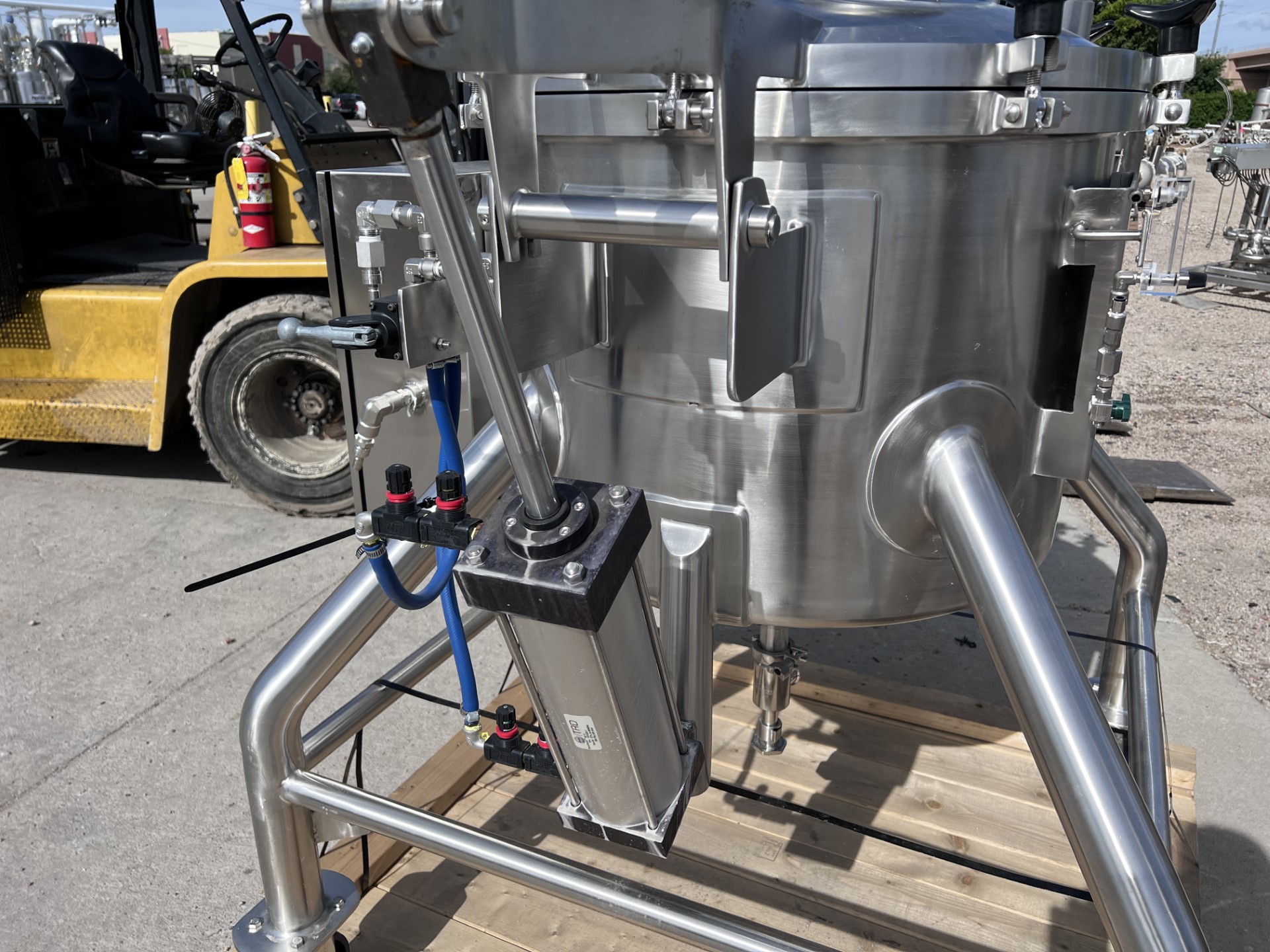 Used LEE REACTOR TANK