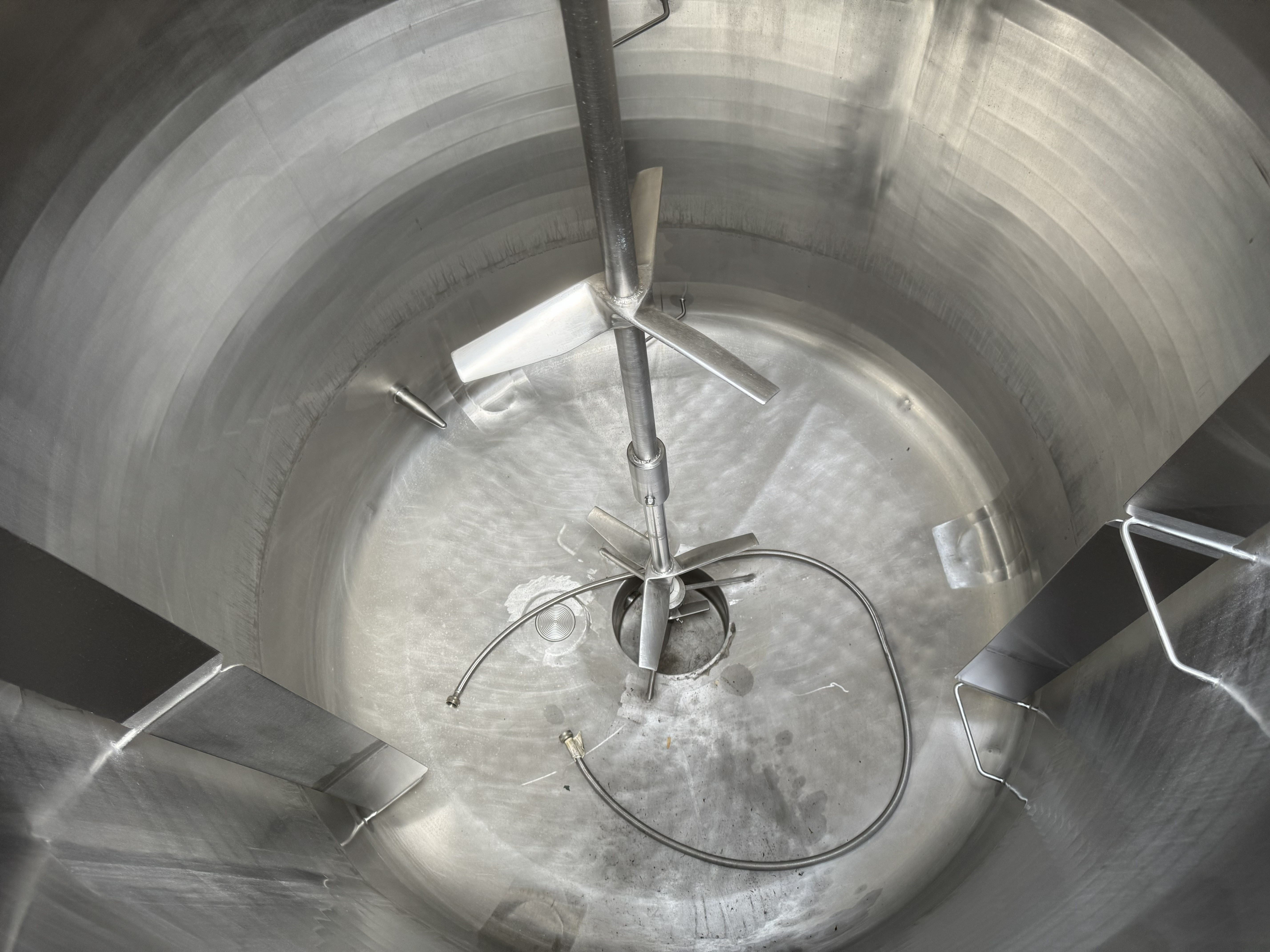 Used 850 GALLON PROCESSOR TANK