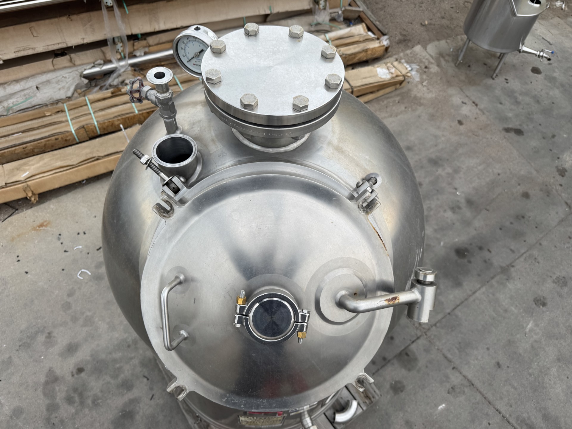 Refurbished 250 GALLON VACUUM TANK