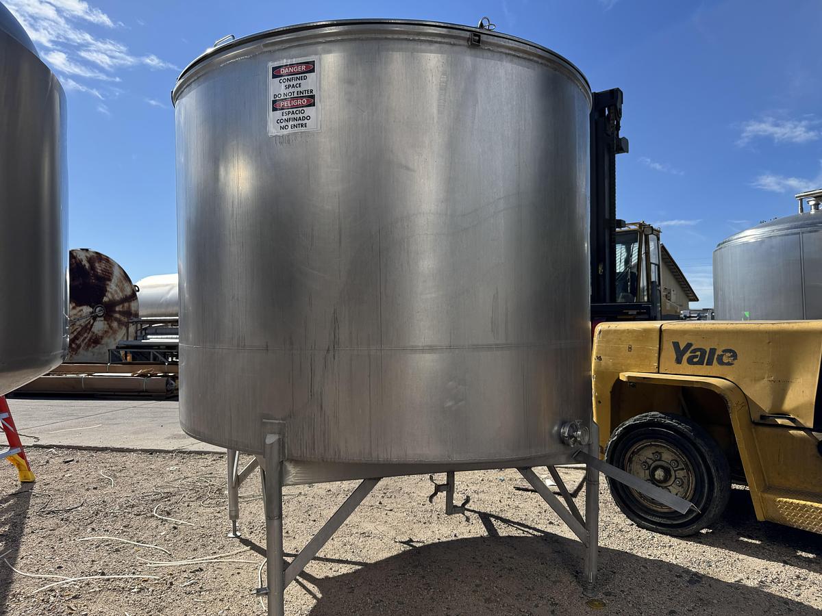 Used 1,500 GALLON SINGLE SHELL TANK