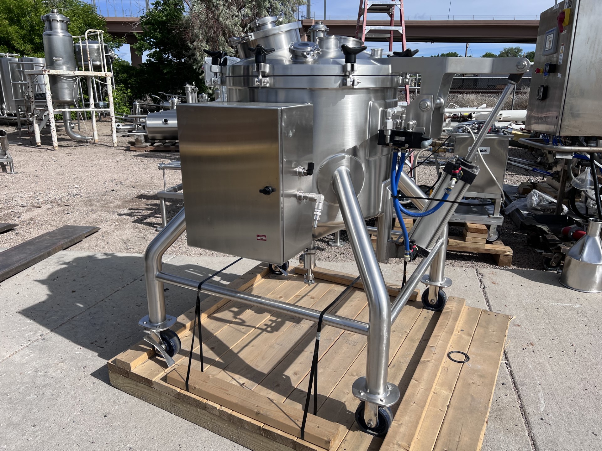 Used LEE REACTOR TANK