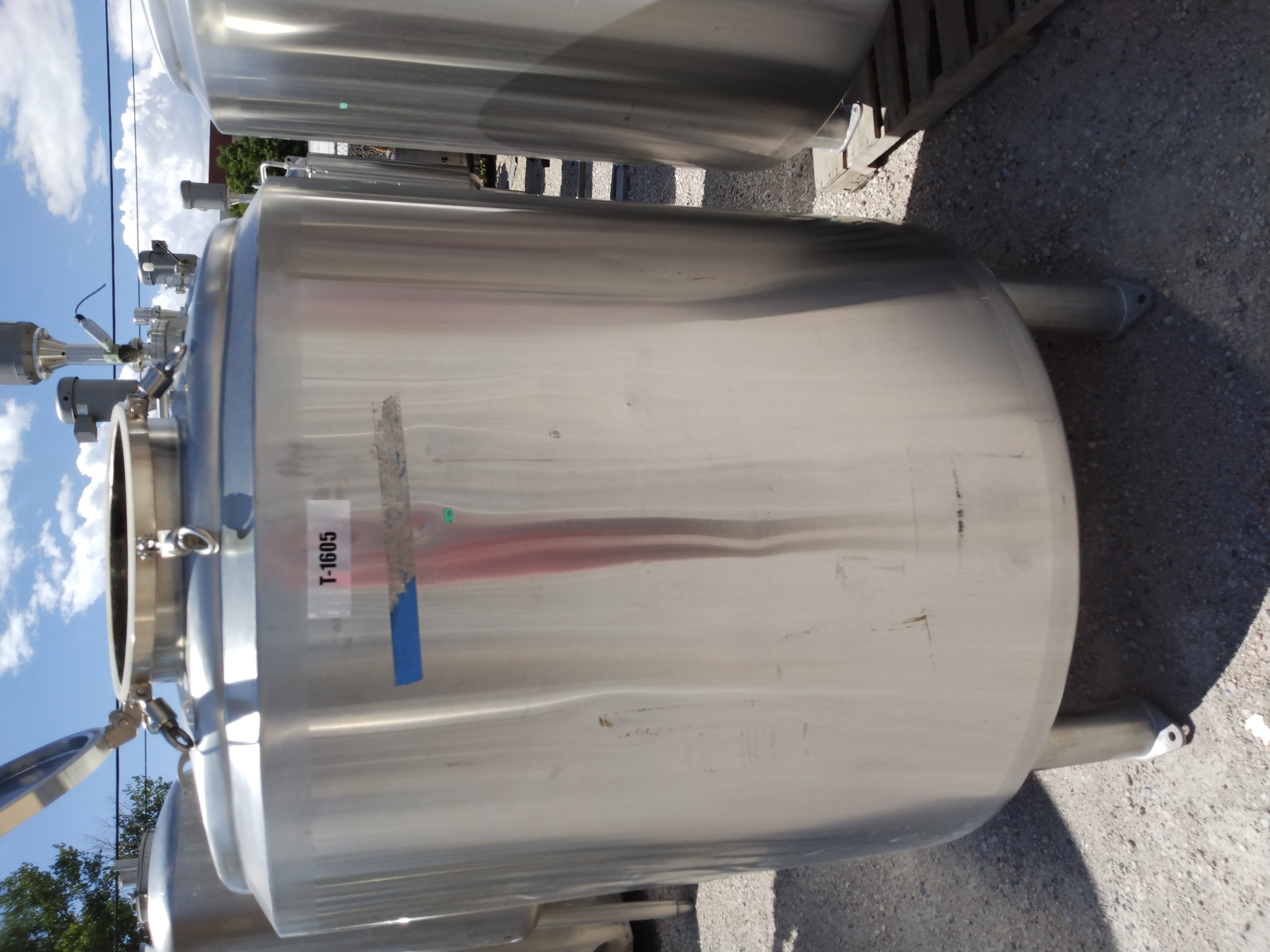 Refurbished SINGLE SHELL TANK CYLINDRICAL TANK + WAUKESHA PUMP