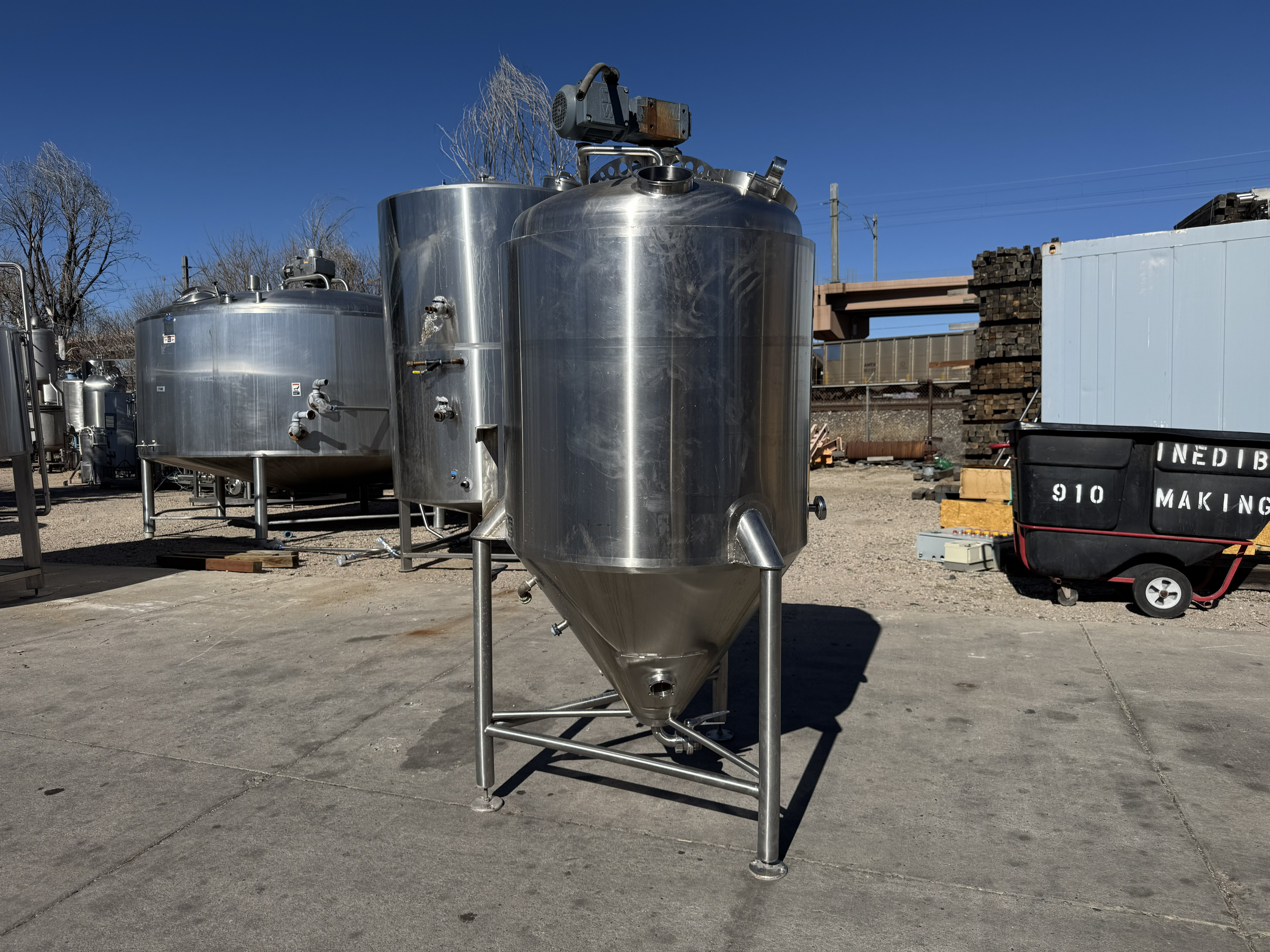 Refurbished 220 Gallon Fermenter Tank