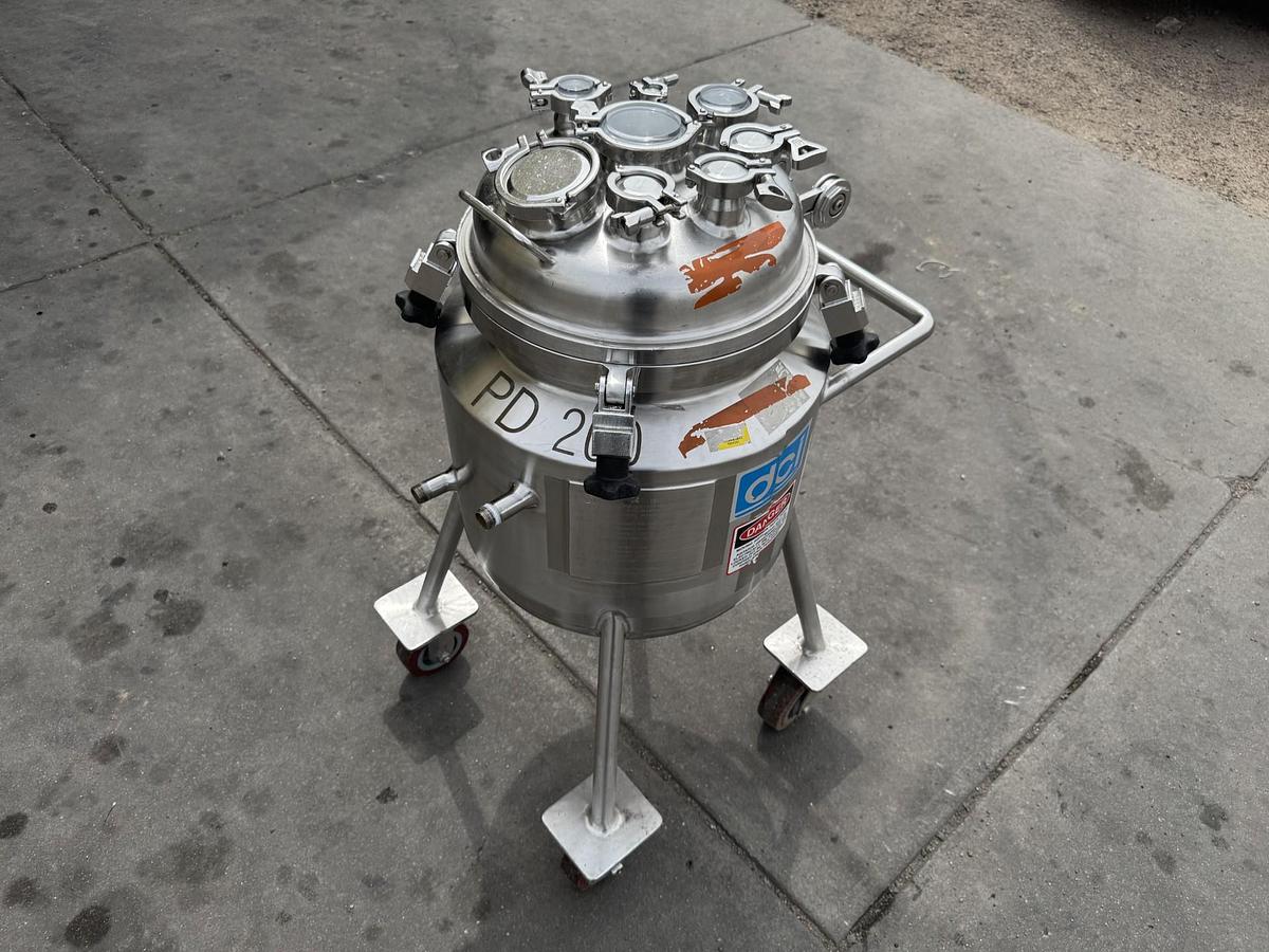 Refurbished 6.6 GALLON REACTOR TANK