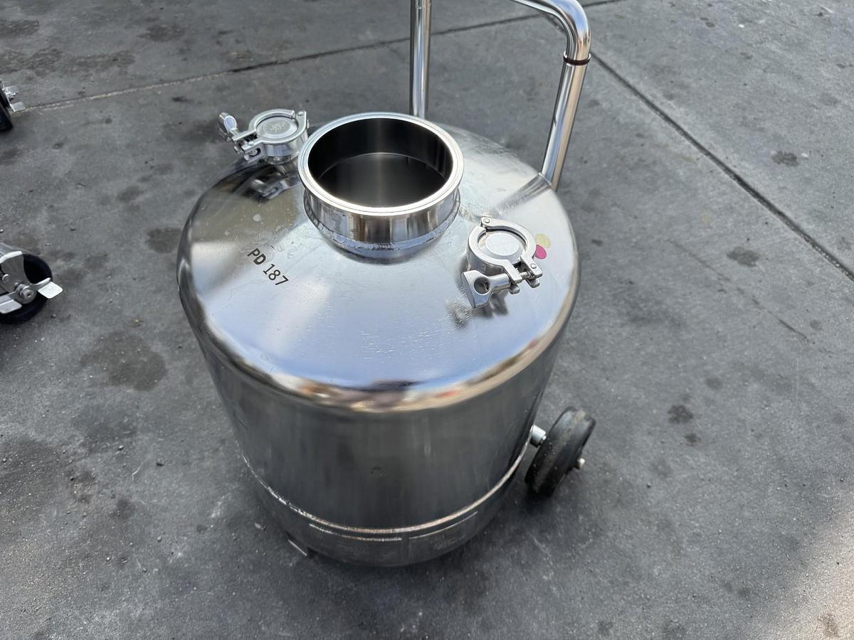 Refurbished 15 GALLON SINGLE SHELL TANK