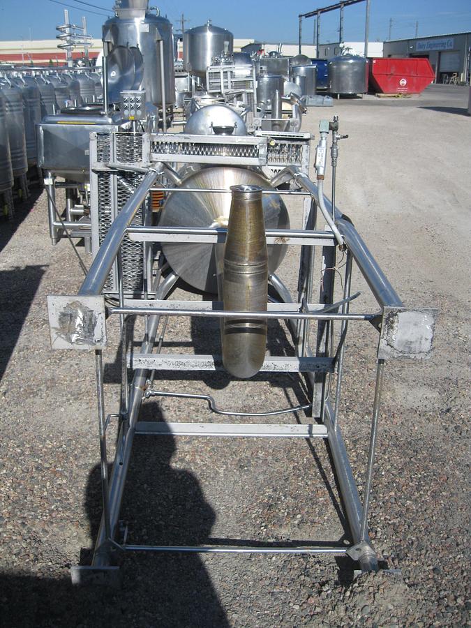 Used 200 GALLON VACUUM TANK APV