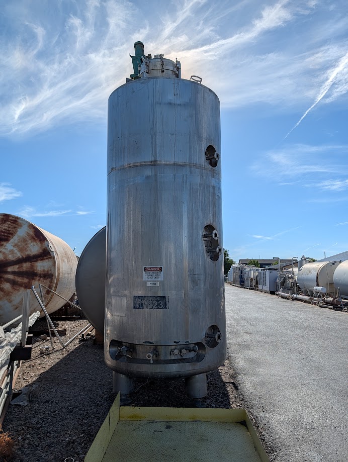 Refurbished 1500 GALLON 316 STAINLESS FERMENTER AND STORAGE TANK