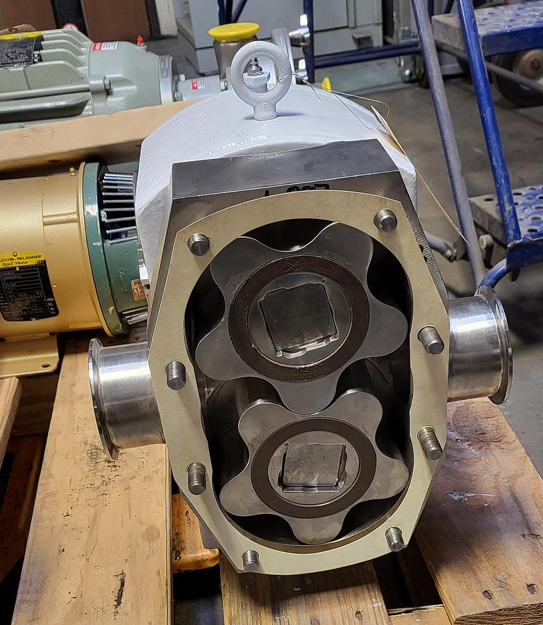 Refurbished APV R4 POSITIVE DISPLACEMENT PUMP