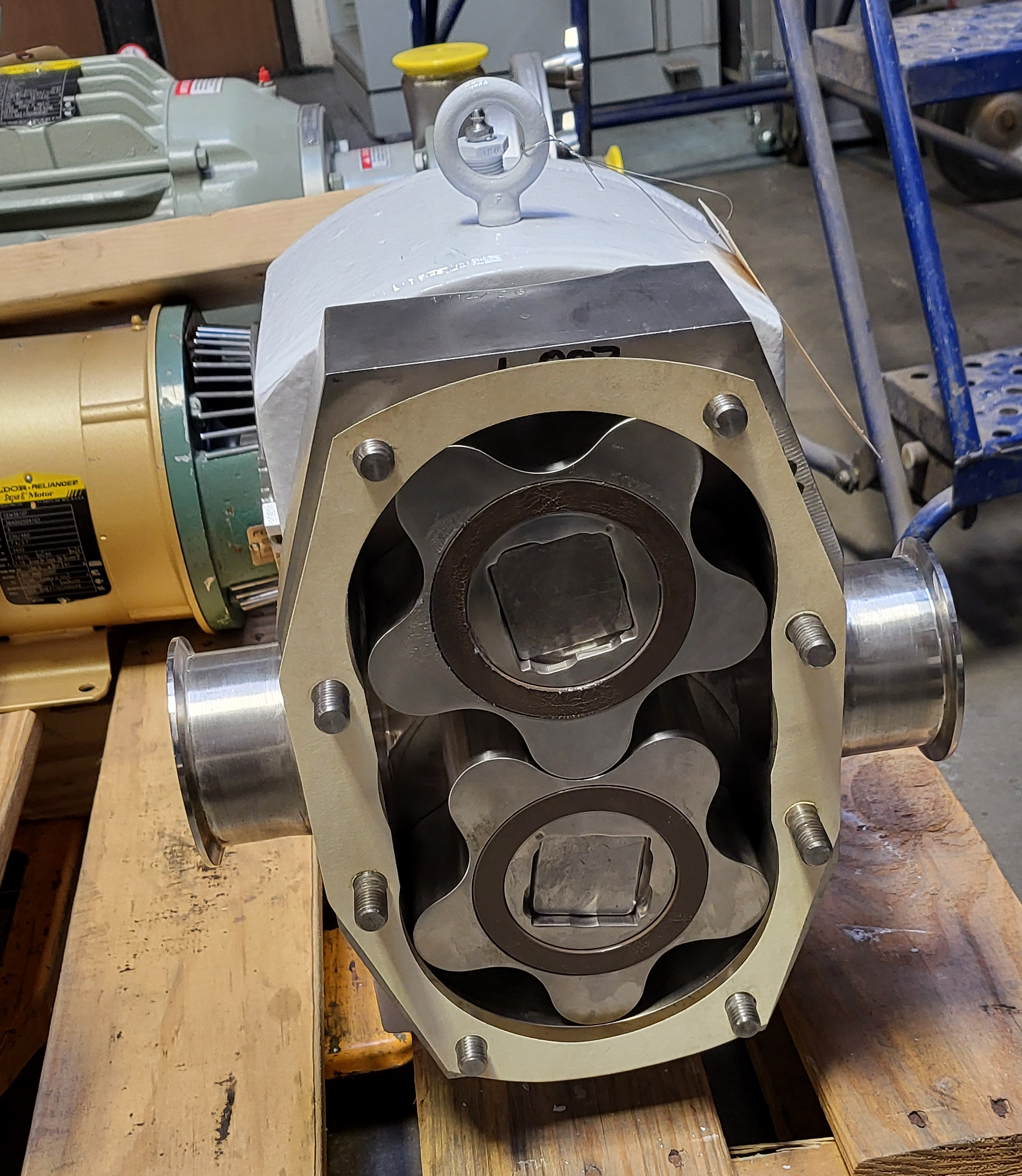 Refurbished APV R4 POSITIVE DISPLACEMENT PUMP