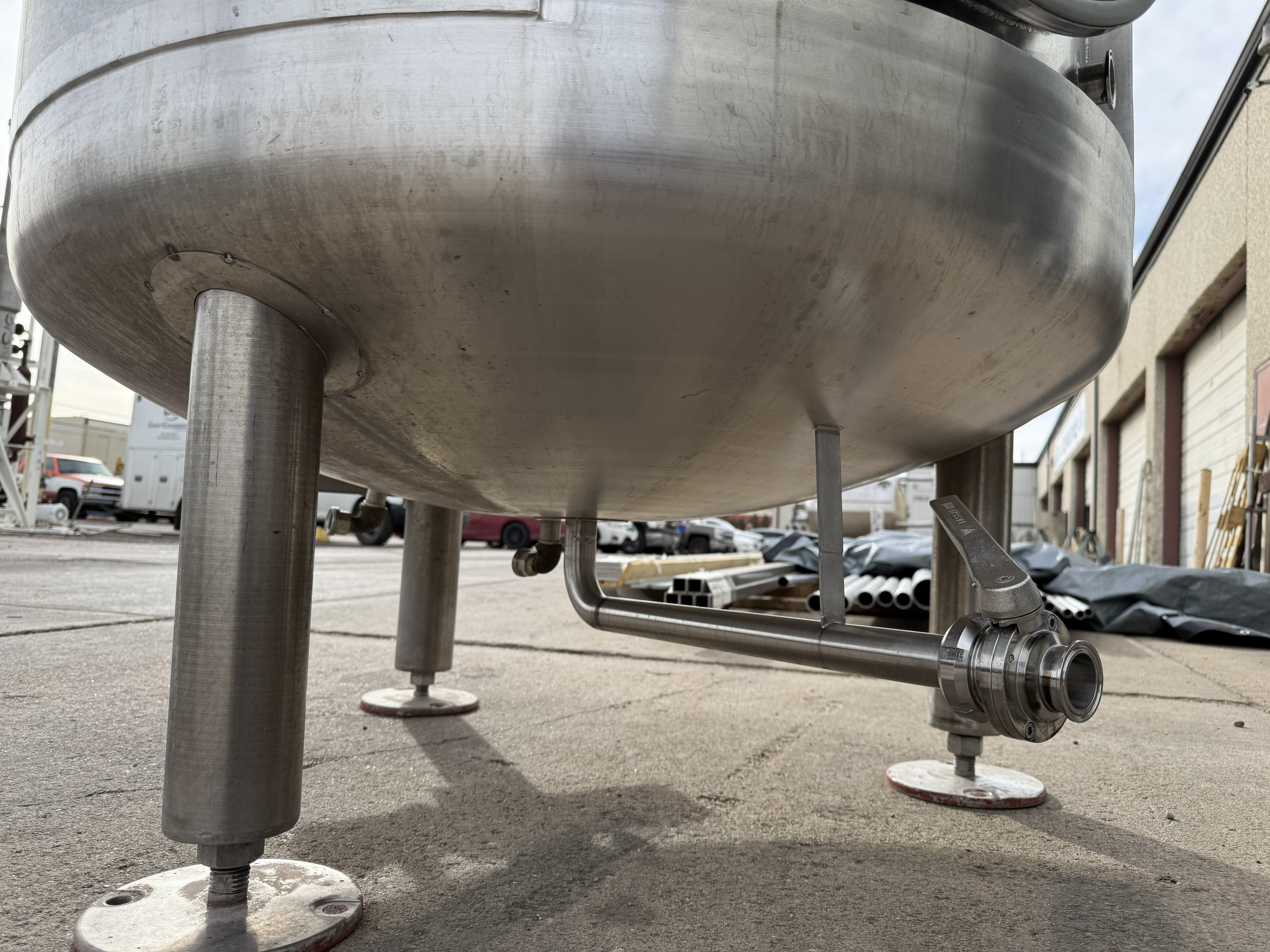 Used 356 GALLON BRIGHT TANK