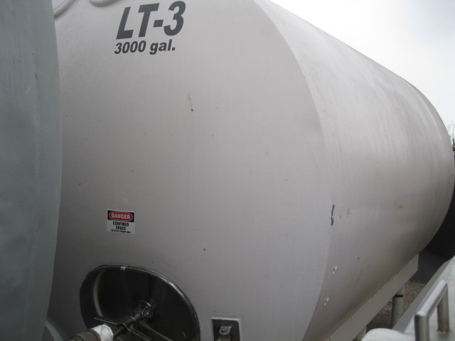 Used 3000 GALLON STORAGE TANK