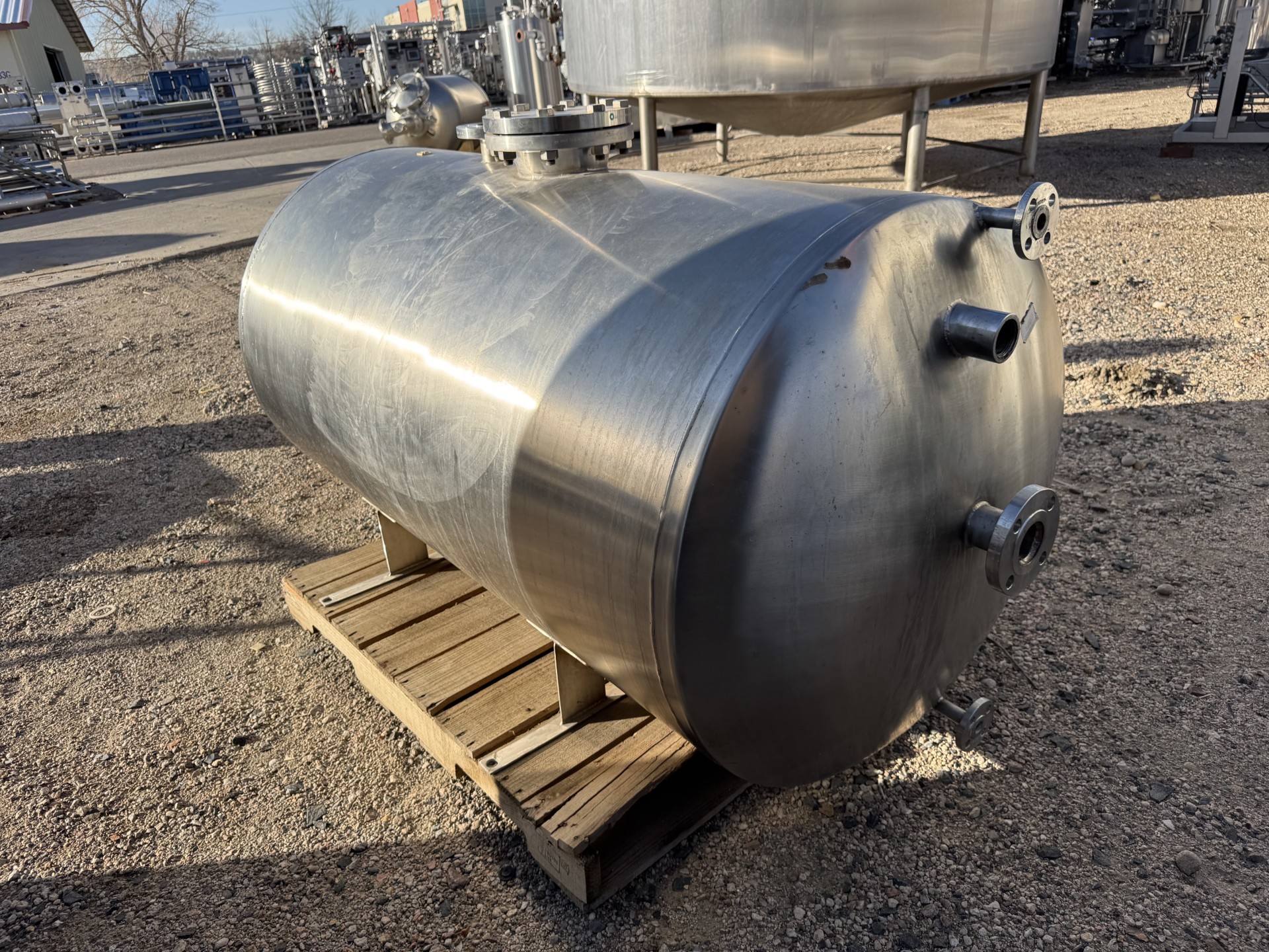 Used 160 GALLON HORIZONTAL PRESSURE TANK