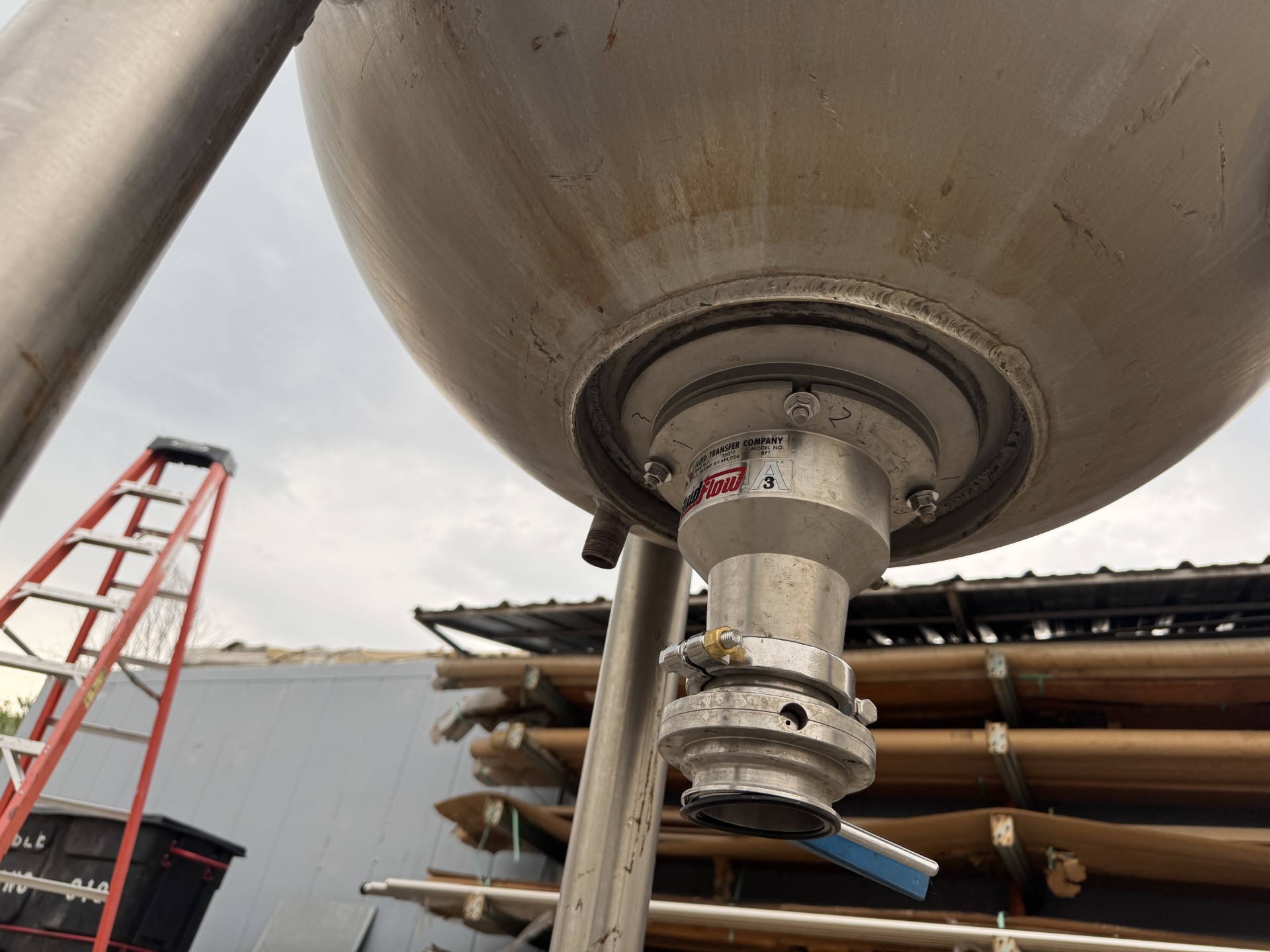 Refurbished 250 GALLON VACUUM TANK