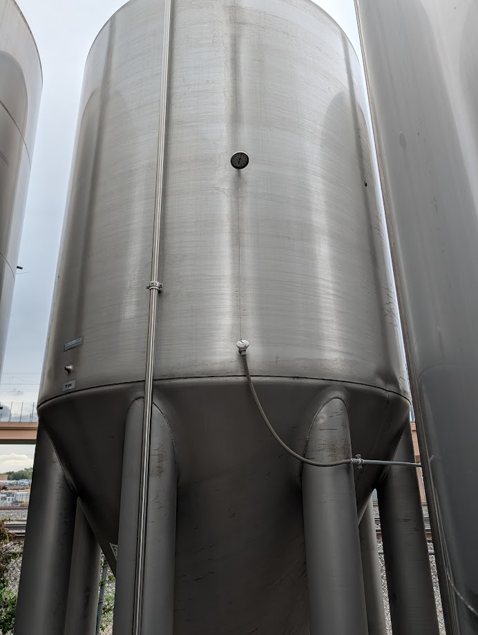Refurbished 310 Barrel (10,000 Gal.) Jacketed Fermenter