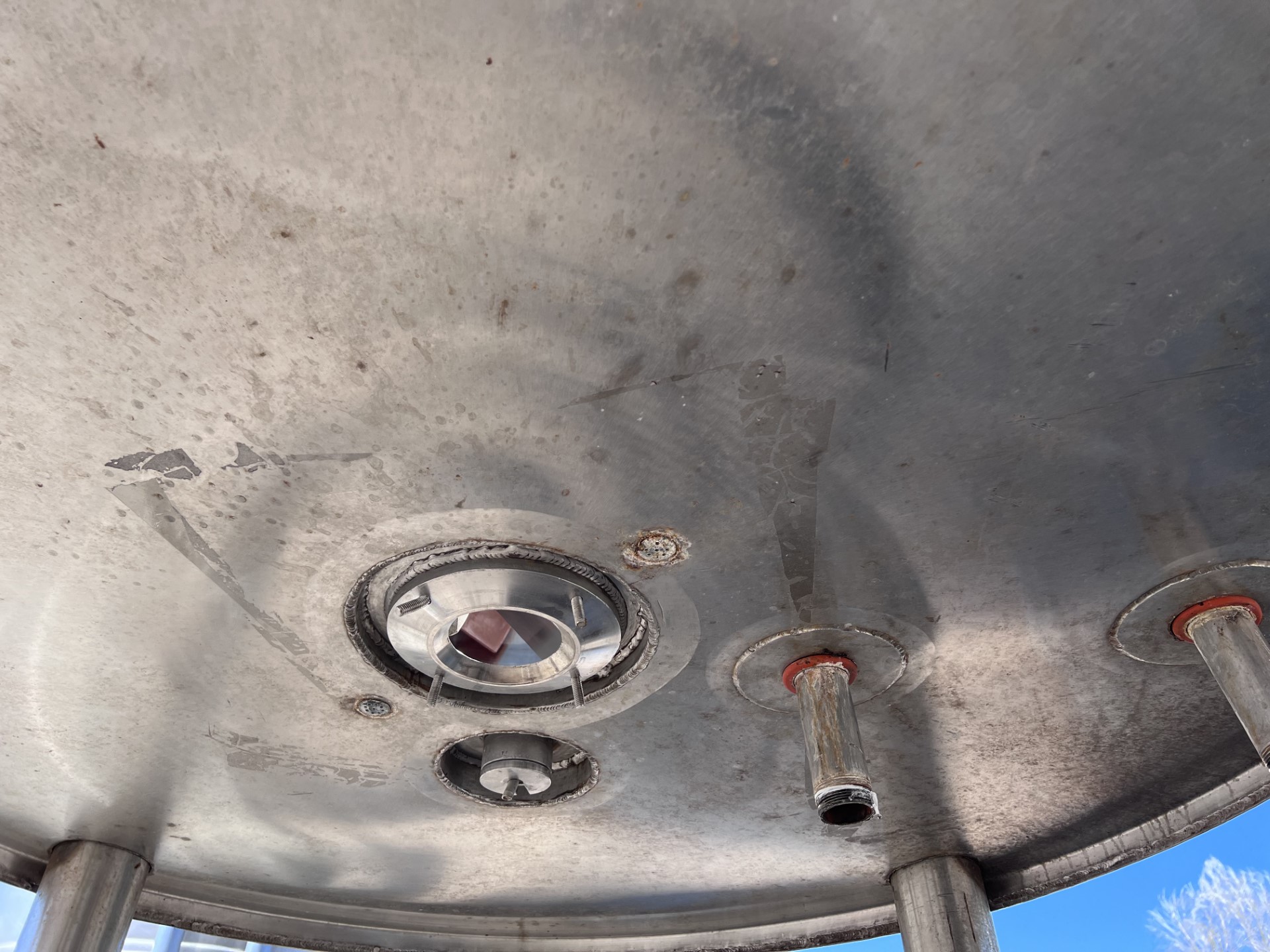 Used 750 GALLON LEE TANK