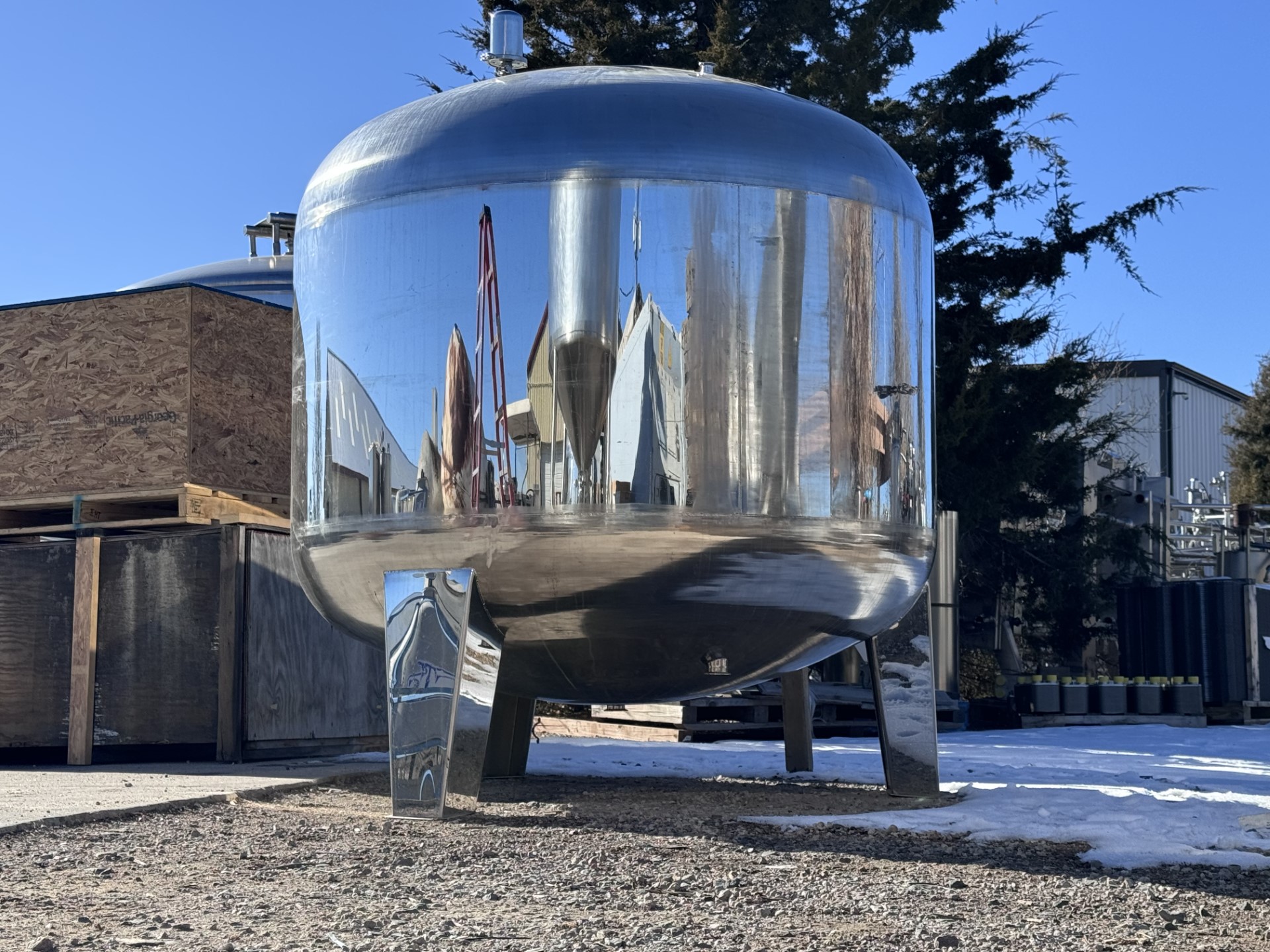 Refurbished 1,200 GALLON STORAGE TANK
