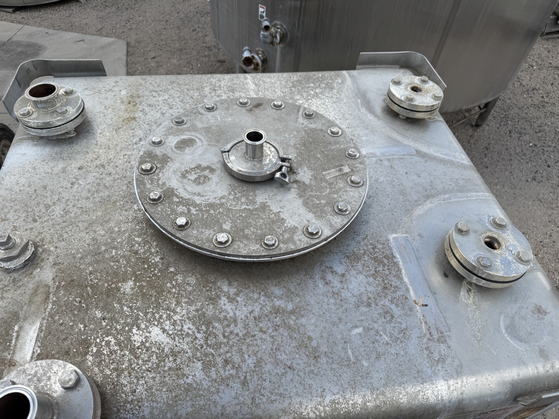 Refurbished 755 GALLON TOTE TANK