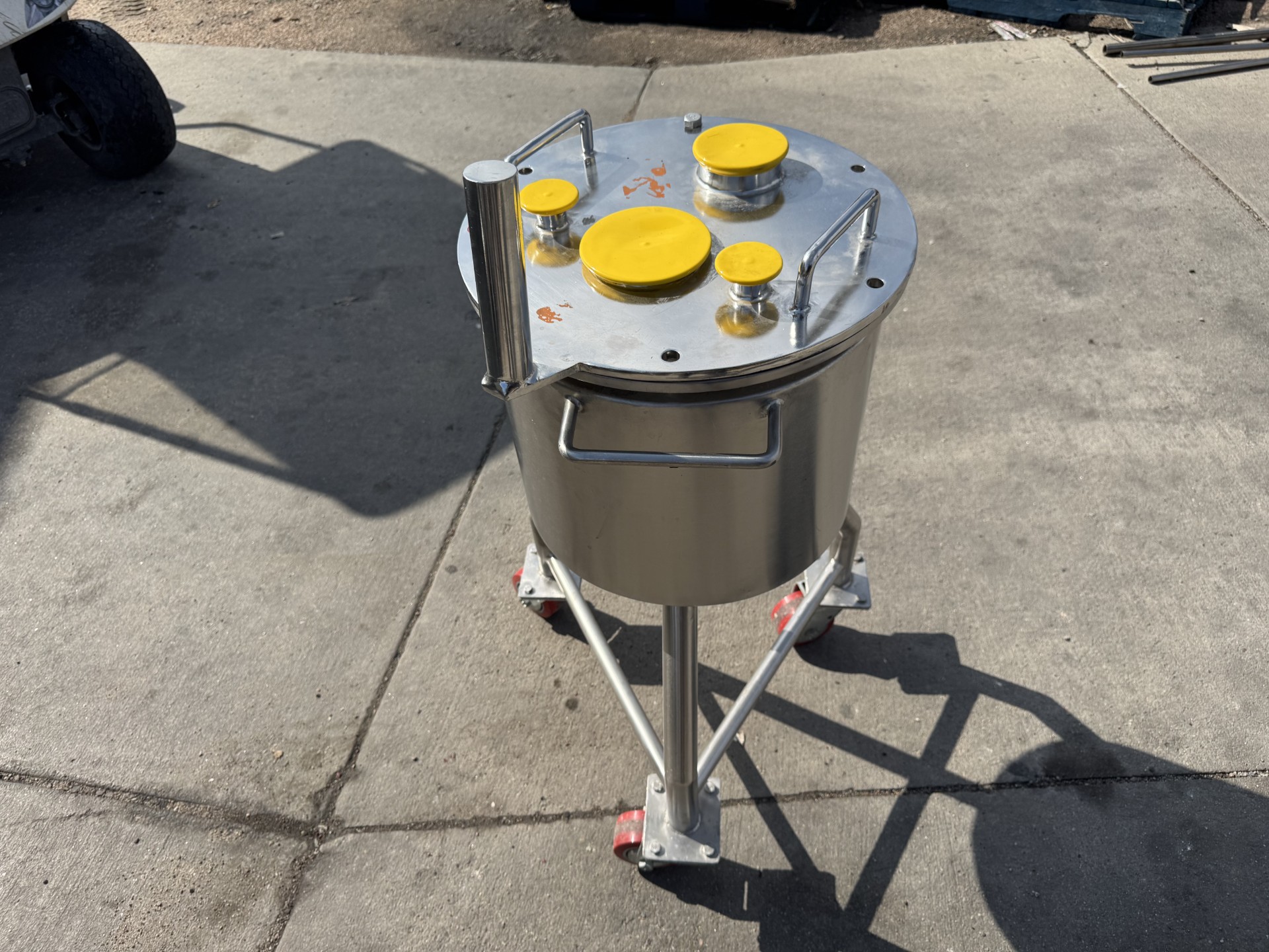 Refurbished 8.5 GALLON INSULATED TANK