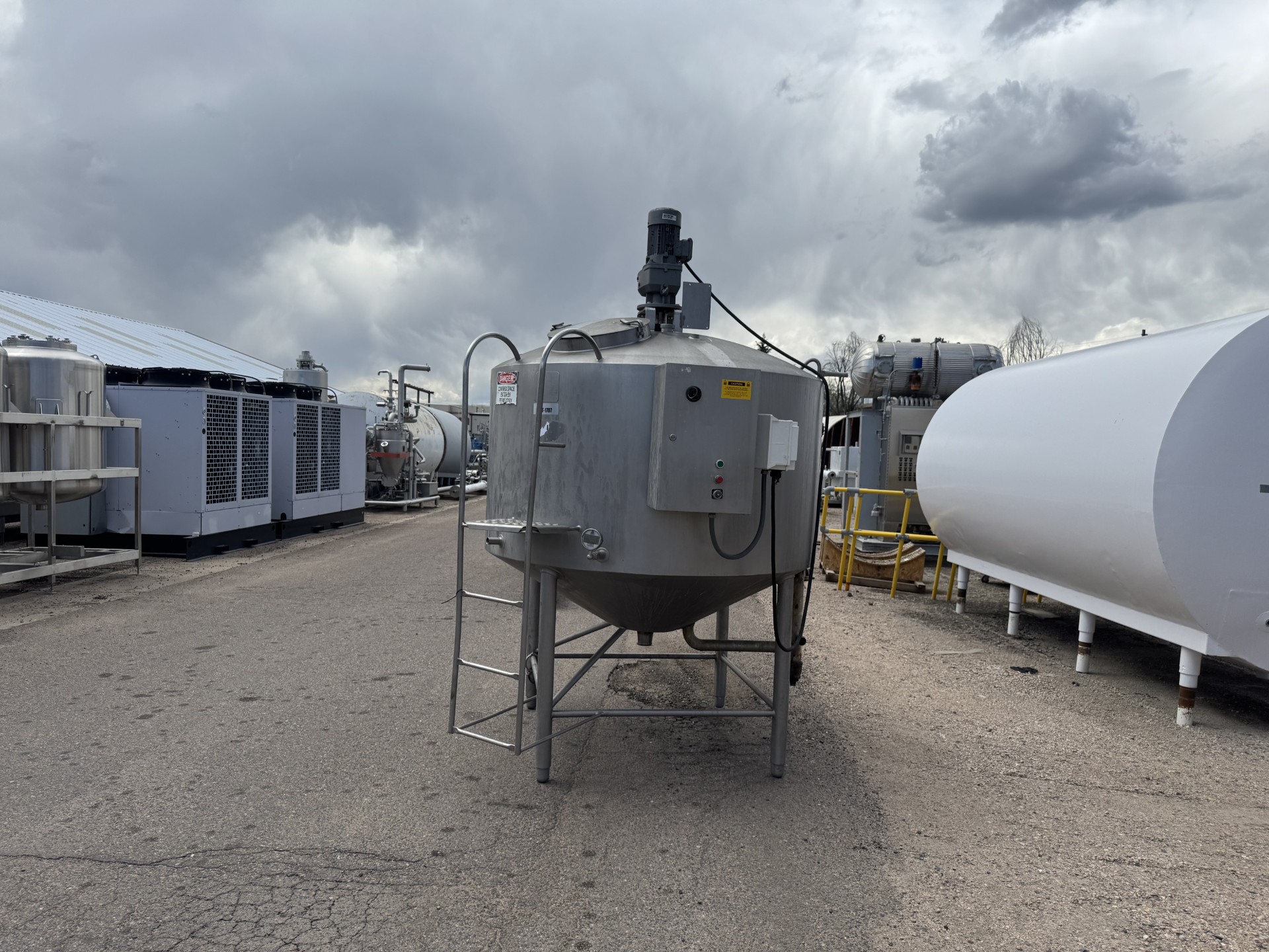 Refurbished 500 GALLON PROCESSOR TANK