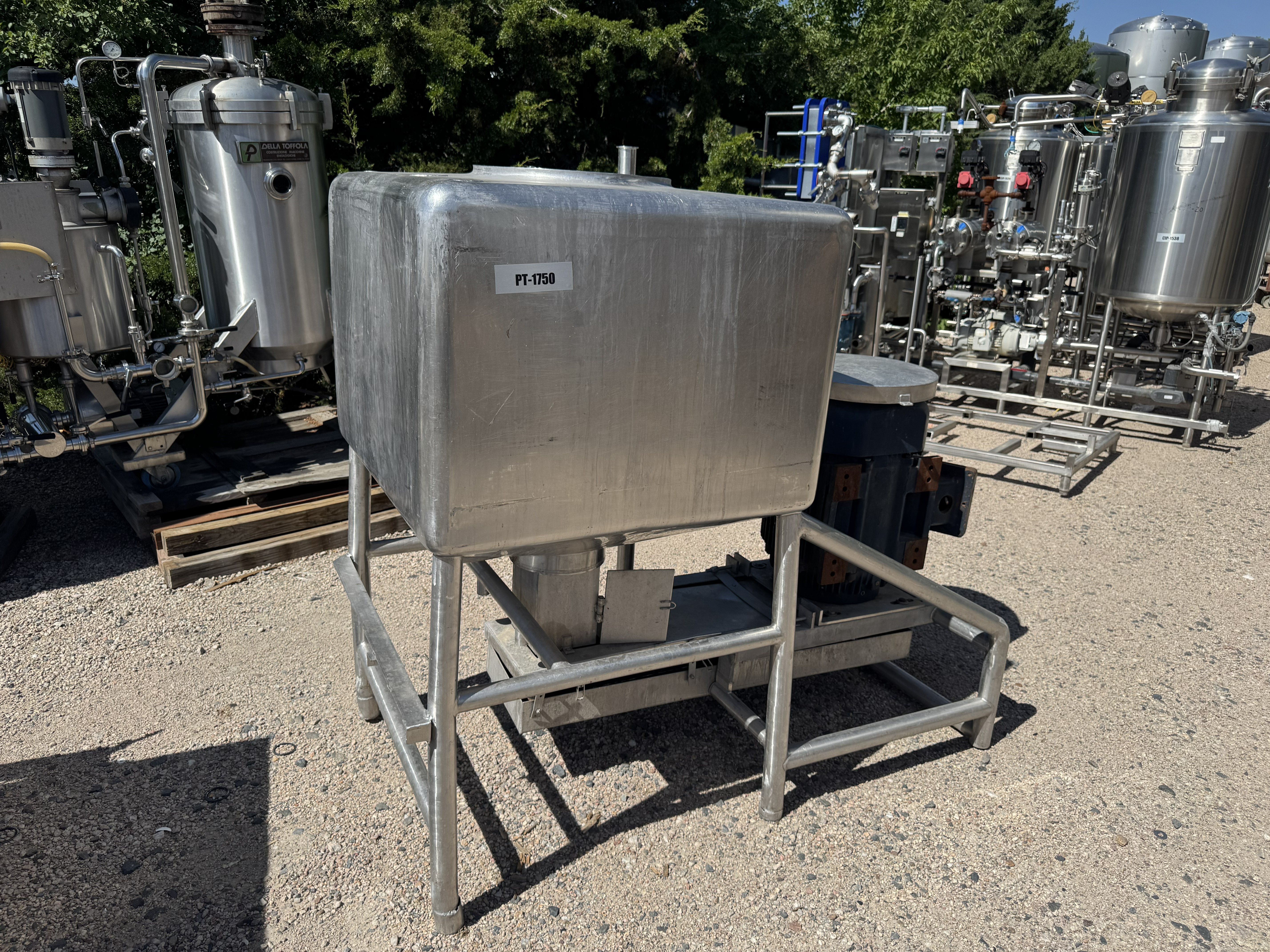 Tested 165 GALLON LIQUIFIER TANK
