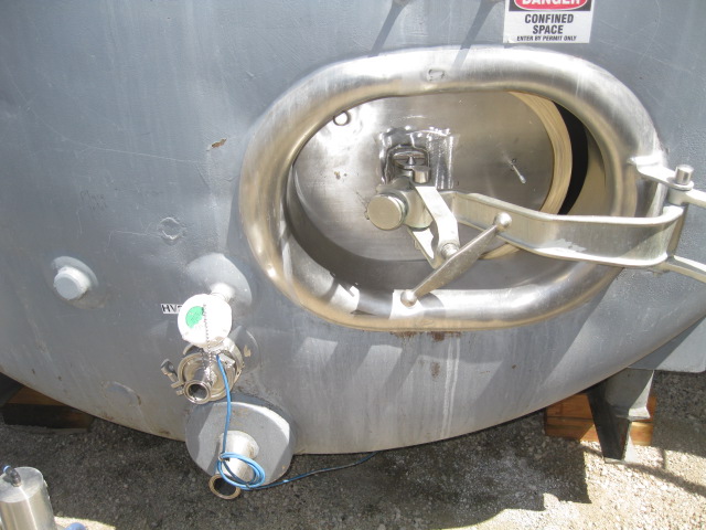 Used 4000 GALLON STORAGE TANK